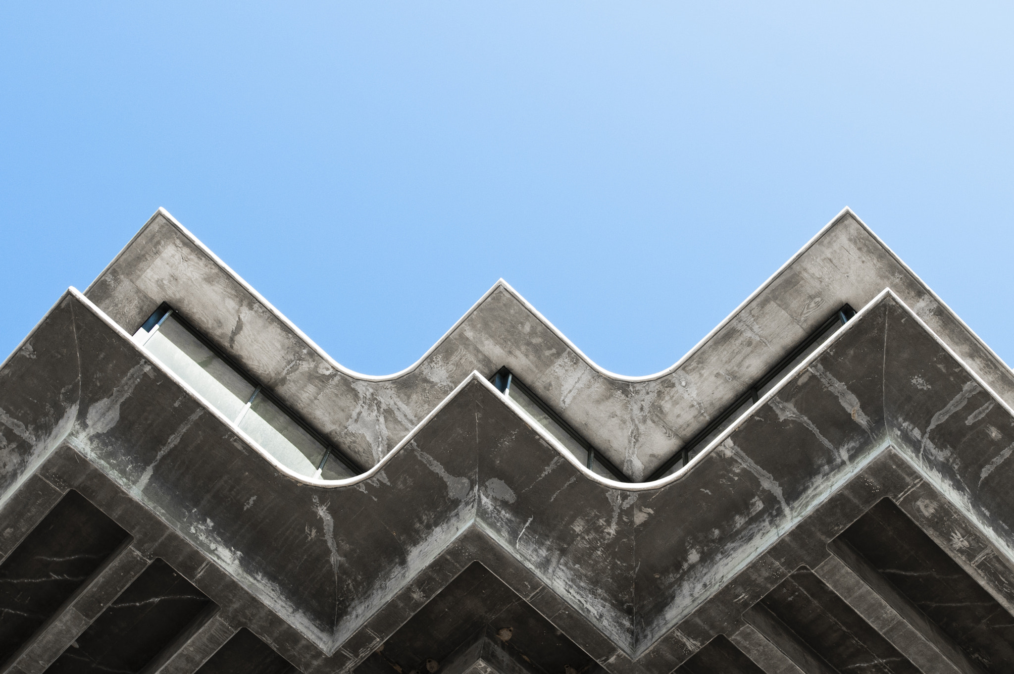 Nikon AF-S Nikkor 17-35mm F2.8D ED-IF sample photo. "w" geisel library at ucsd photography
