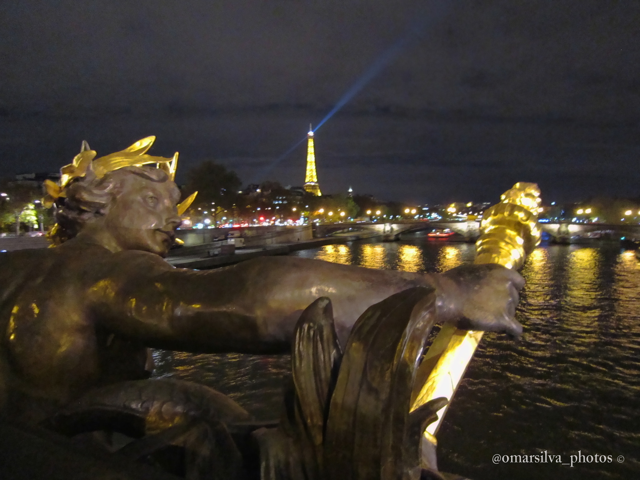 Canon PowerShot SD3500 IS (IXUS 210 / IXY 10S) sample photo. Pont alexandre iii photography