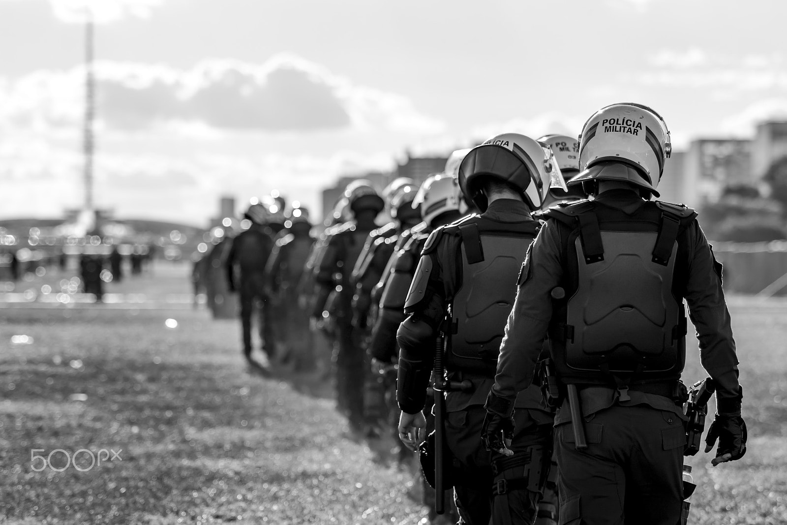 Canon EOS-1Ds Mark III + Canon EF 70-200mm F2.8L USM sample photo. Brazilian police photography