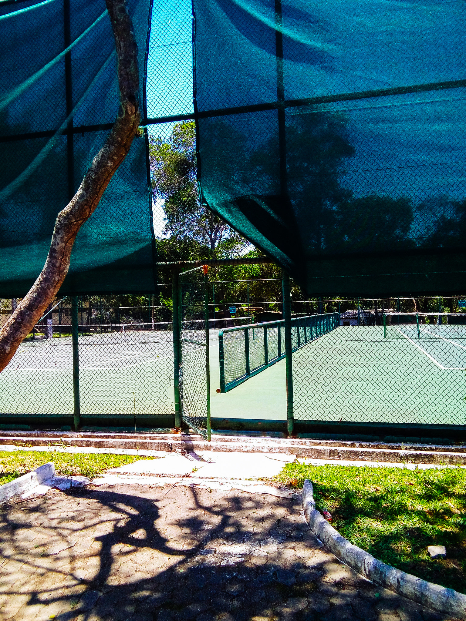 LG L Bello sample photo. Tennis court photography