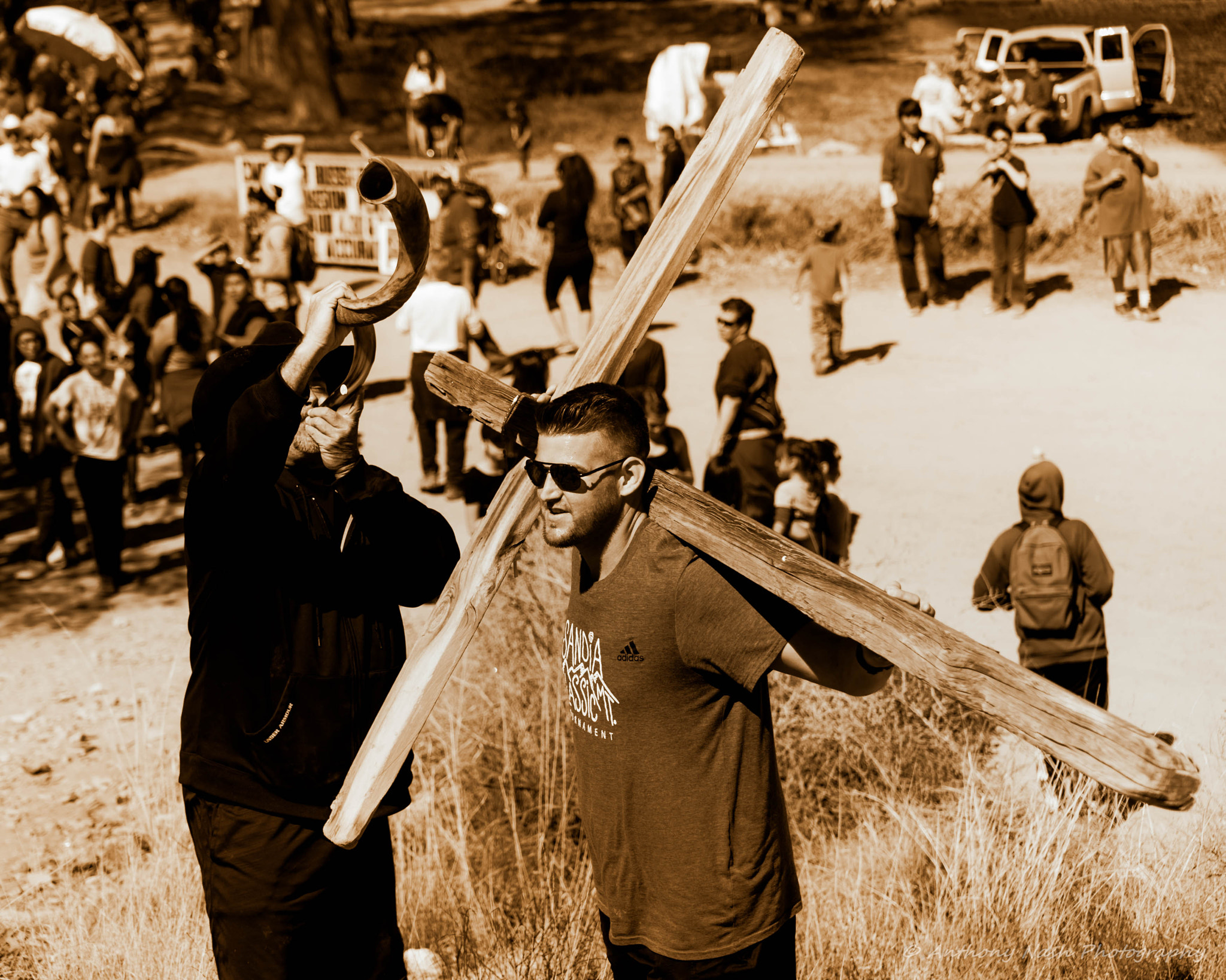 Nikon D3 sample photo. The cross and the horn 2 photography