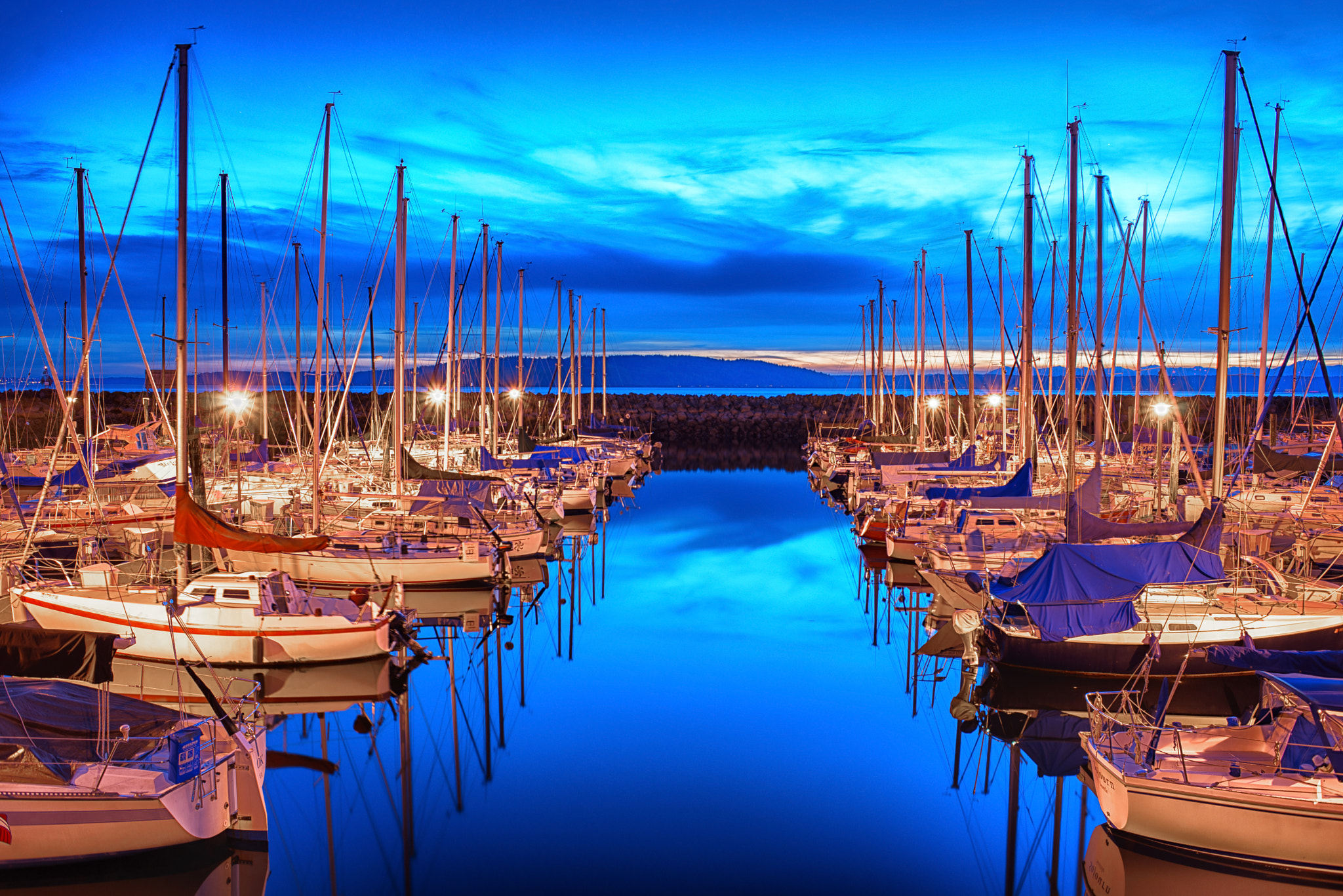 Nikon D610 + Nikon AF Nikkor 28mm F2.8D sample photo. Rocking on blue water photography