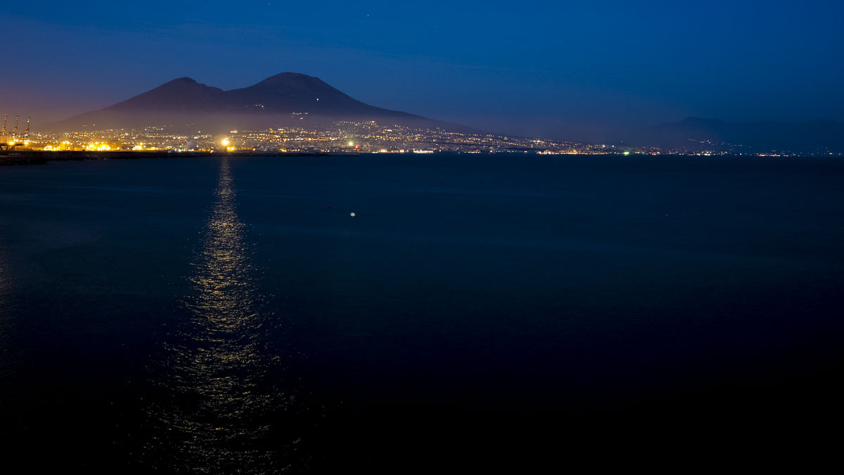 Olympus M.Zuiko Digital 17mm F1.8 sample photo. Vesuvio photography