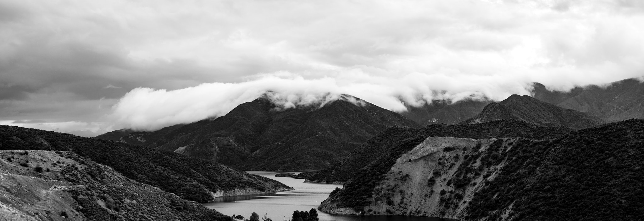 Nikon D3300 + Sigma 17-70mm F2.8-4 DC Macro OS HSM | C sample photo. Panorama of pyramid lake photography