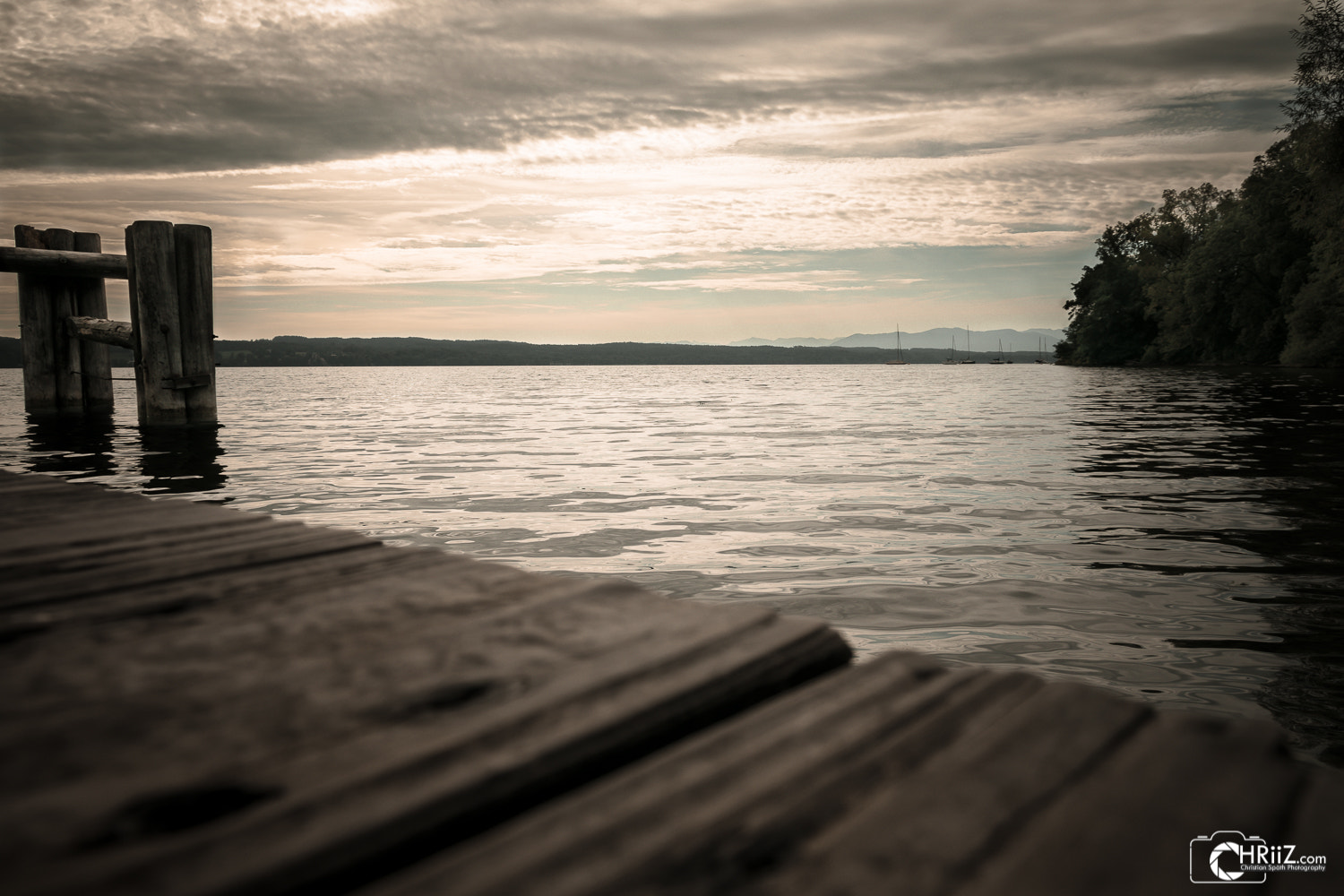 Nikon D5300 + Sigma 17-70mm F2.8-4 DC Macro OS HSM | C sample photo. Starnberger see photography