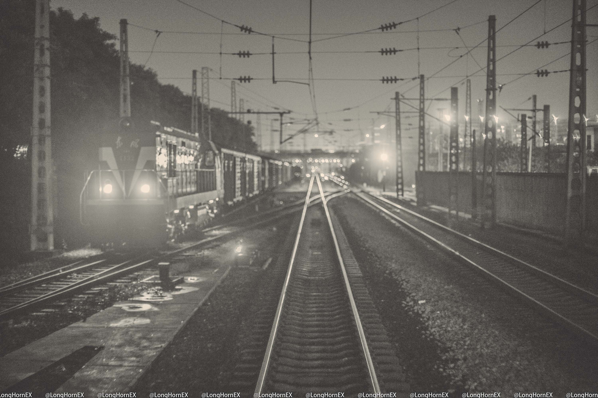 Canon EF 28-70mm f/3.5-4.5 sample photo. 通勤车之夜9/9 photography