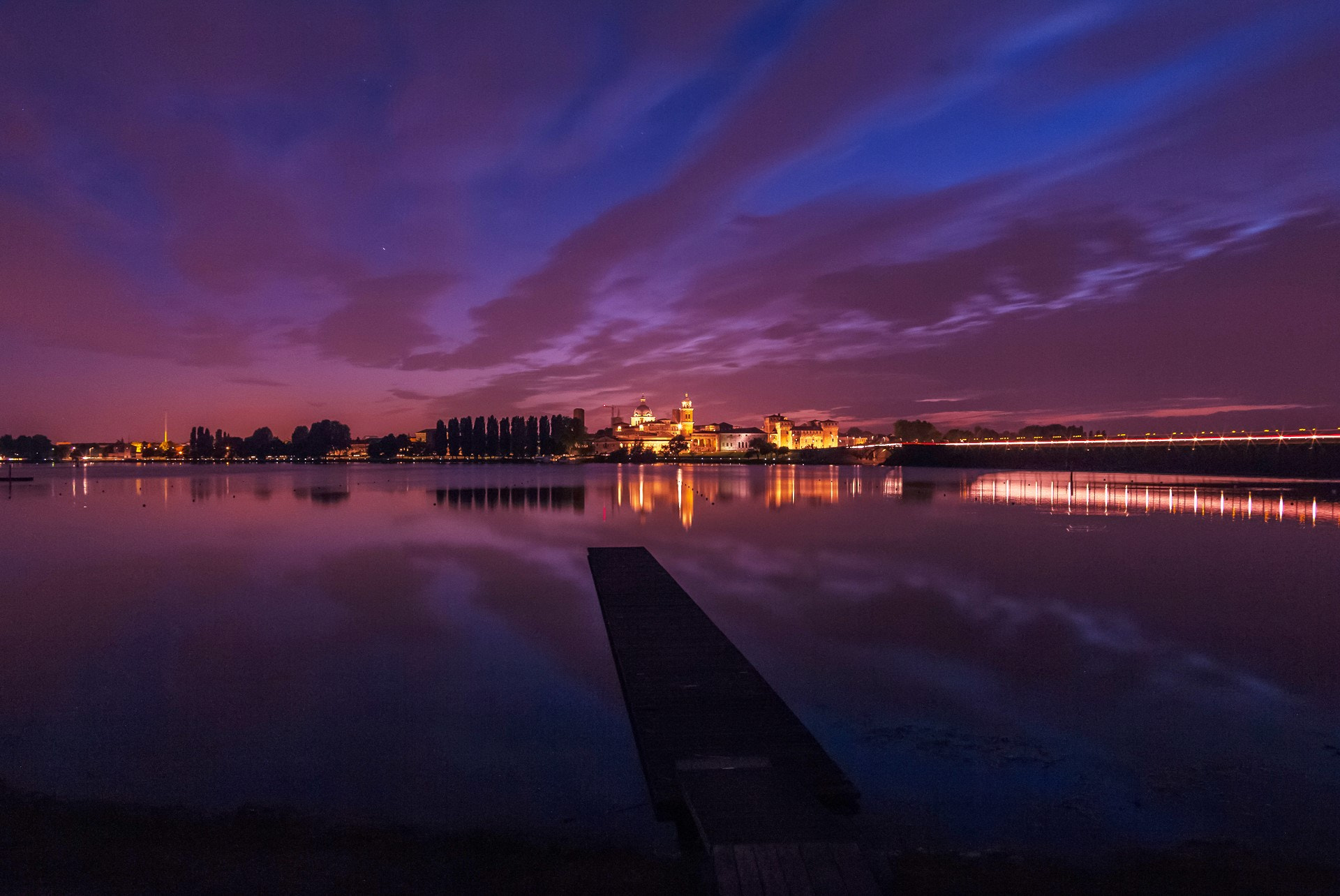 Pentax smc DA 16-45mm F4 ED AL sample photo. Night lights photography