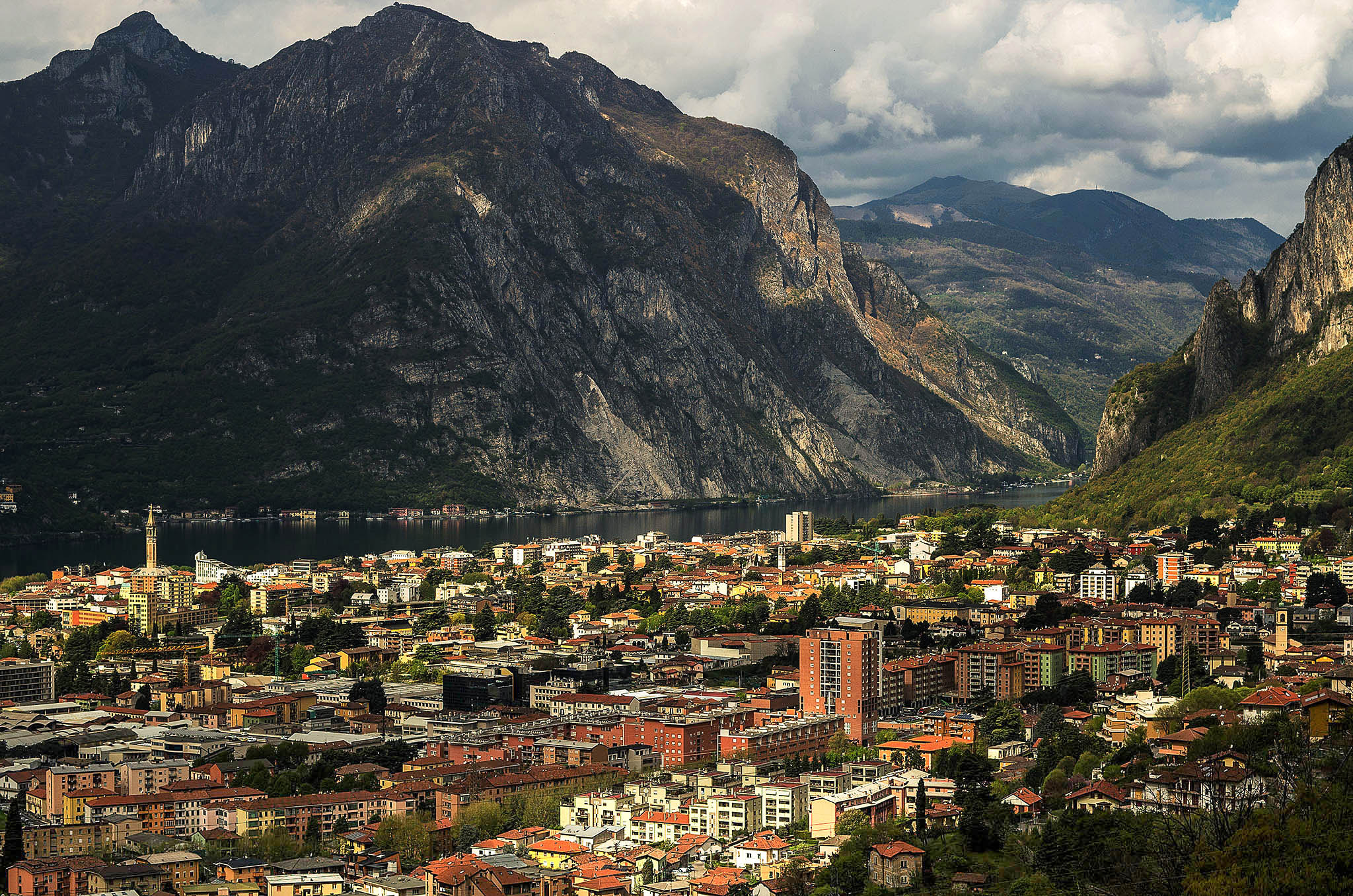 Pentax smc DA 50mm F1.8 sample photo. Lecco lake photography