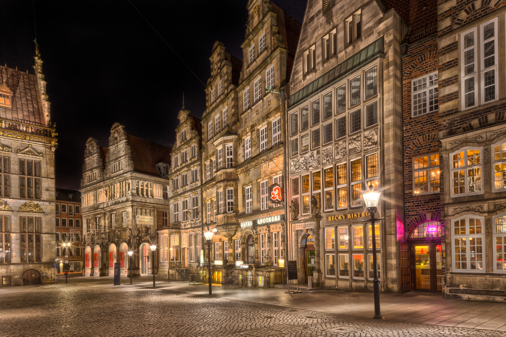 Canon EOS 5D Mark II + Canon TS-E 24.0mm f/3.5 L II sample photo. Bremen bei nacht photography