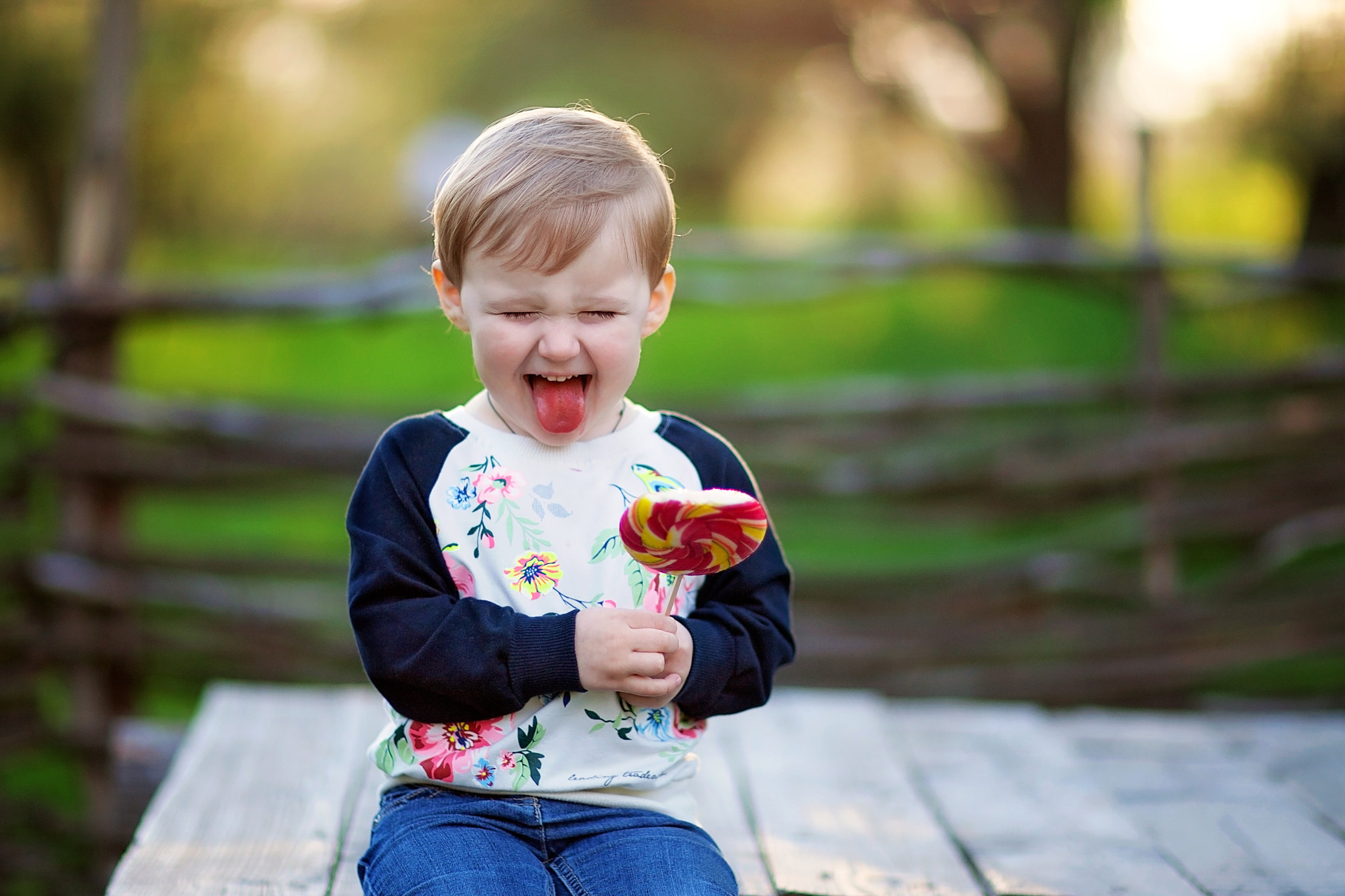 Canon EOS-1D Mark III sample photo. What color is your tongue? ) photography