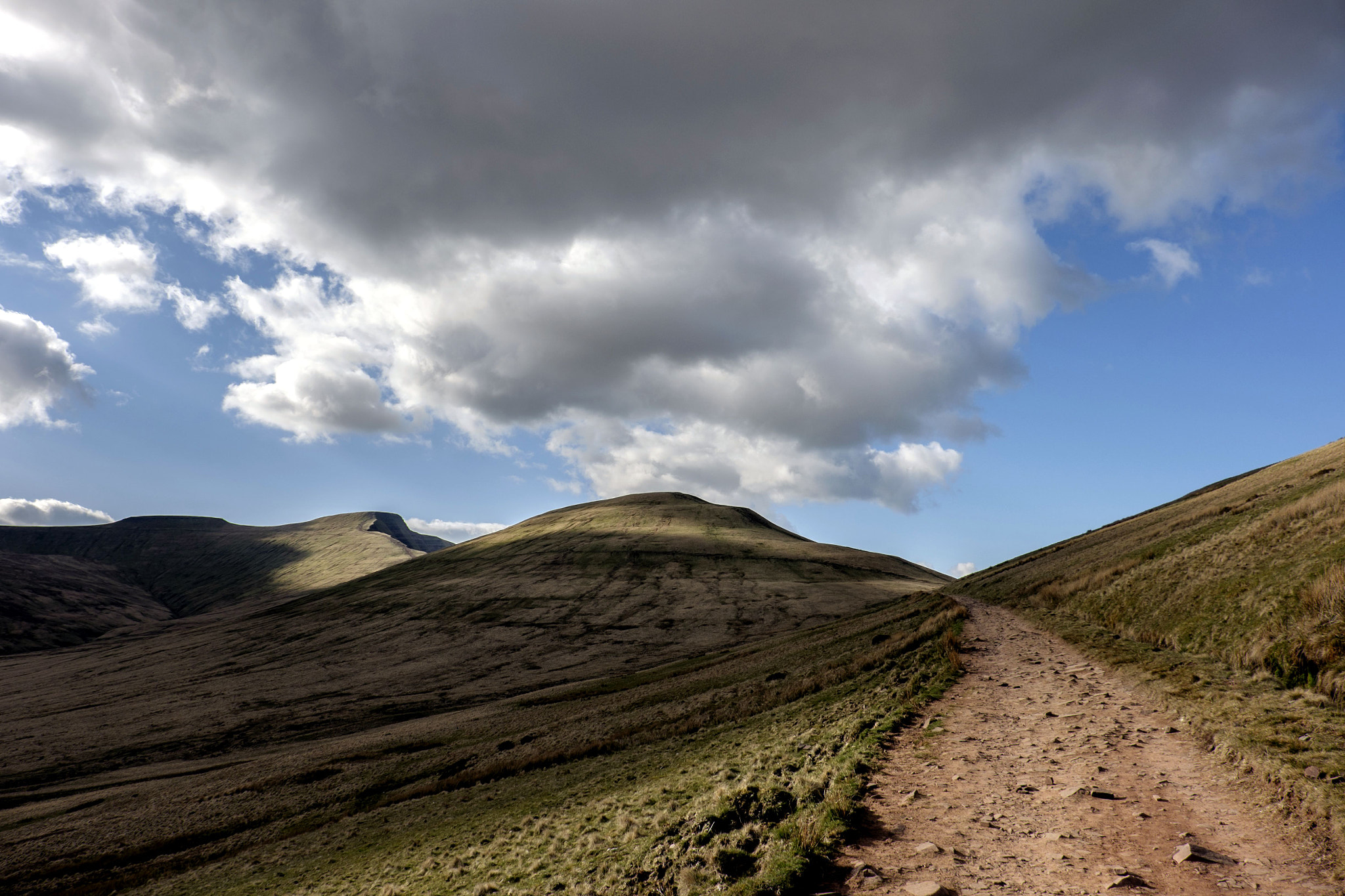 Fujifilm X-E2 + Fujifilm XF 18-135mm F3.5-5.6 R LM OIS WR sample photo. Pen y fan photography