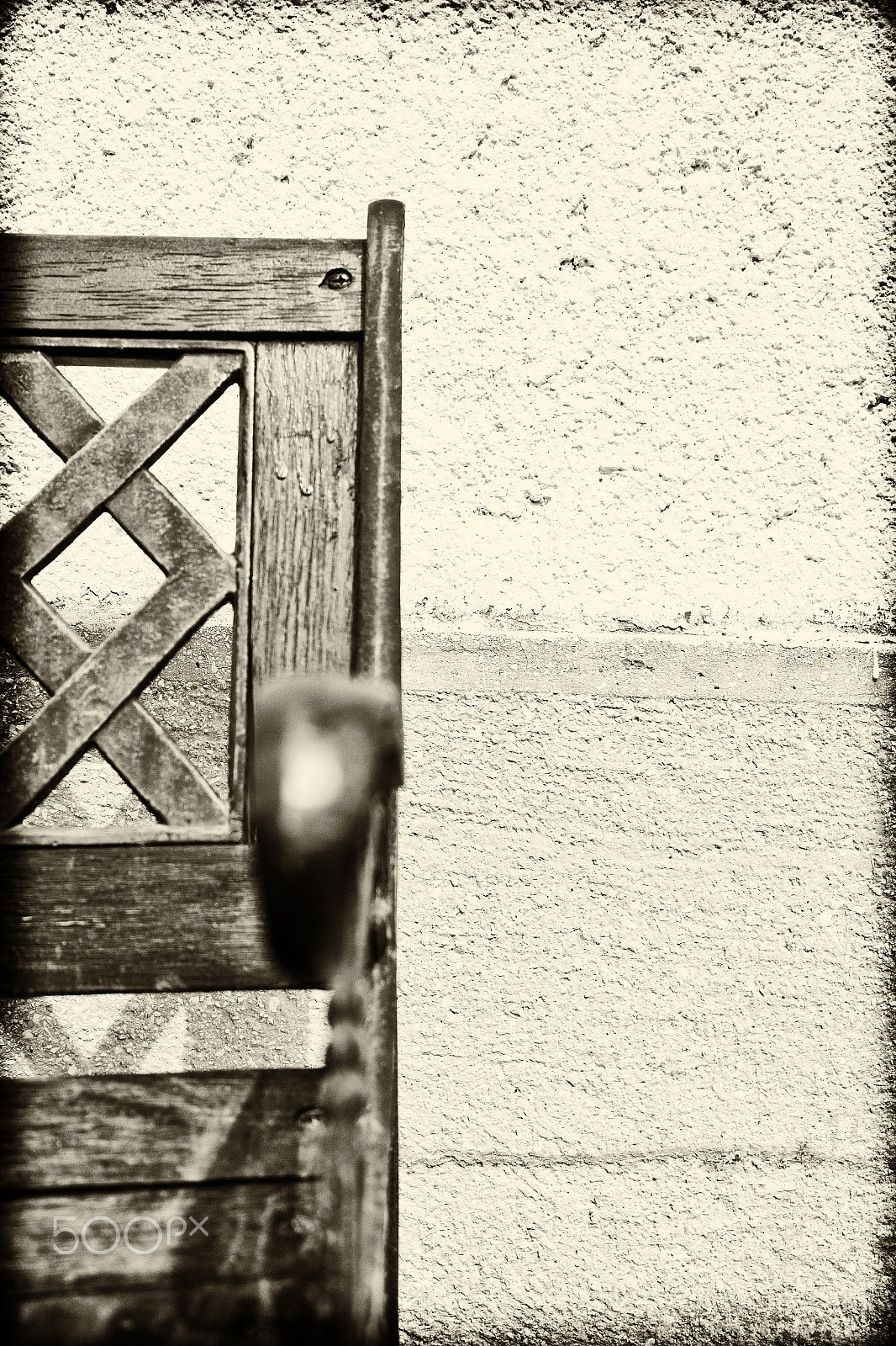 Samsung NX1100 sample photo. Bench photography