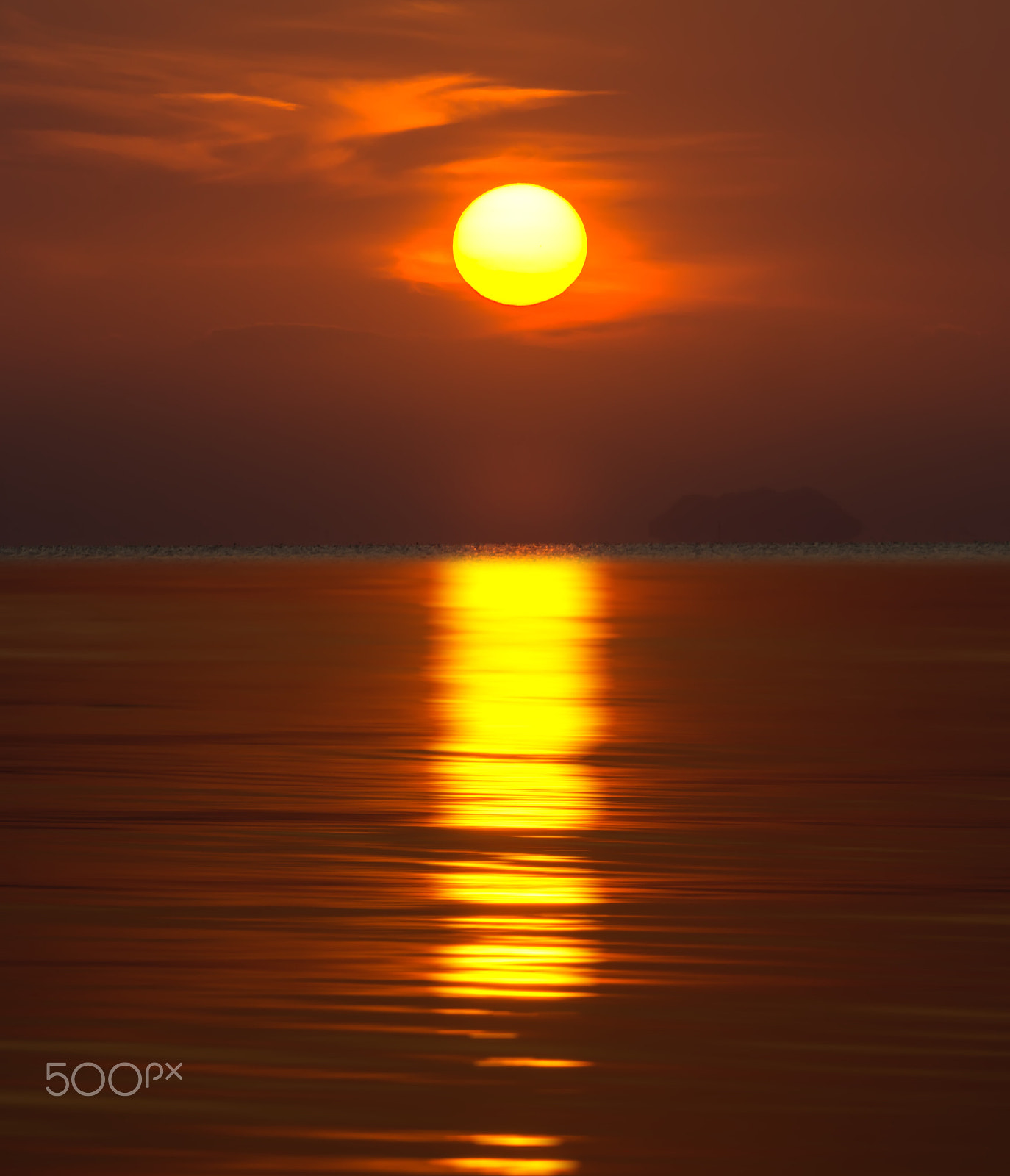 Sony DT 55-300mm F4.5-5.6 SAM sample photo. Sunset sky on the lake in south of thailand., un-focus image. photography