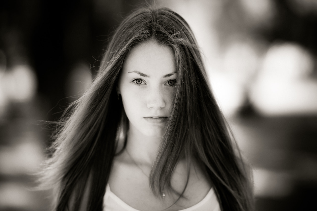 Sony Sonnar T* 135mm F1.8 ZA sample photo. Black and white summer photography