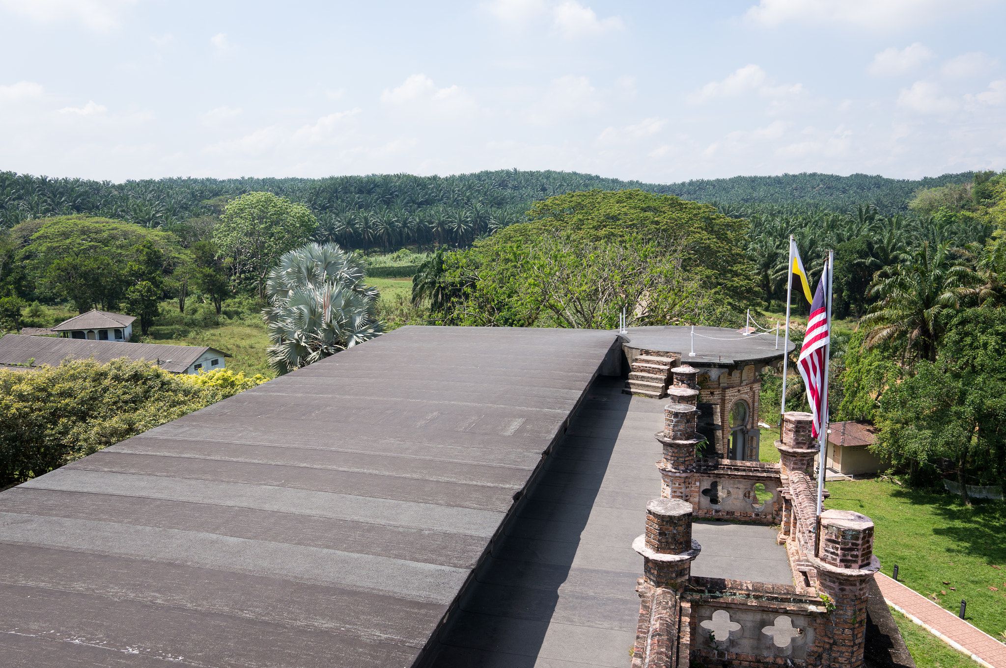 Sony Alpha NEX-5T + Sigma 19mm F2.8 EX DN sample photo. Kellie's castle photography