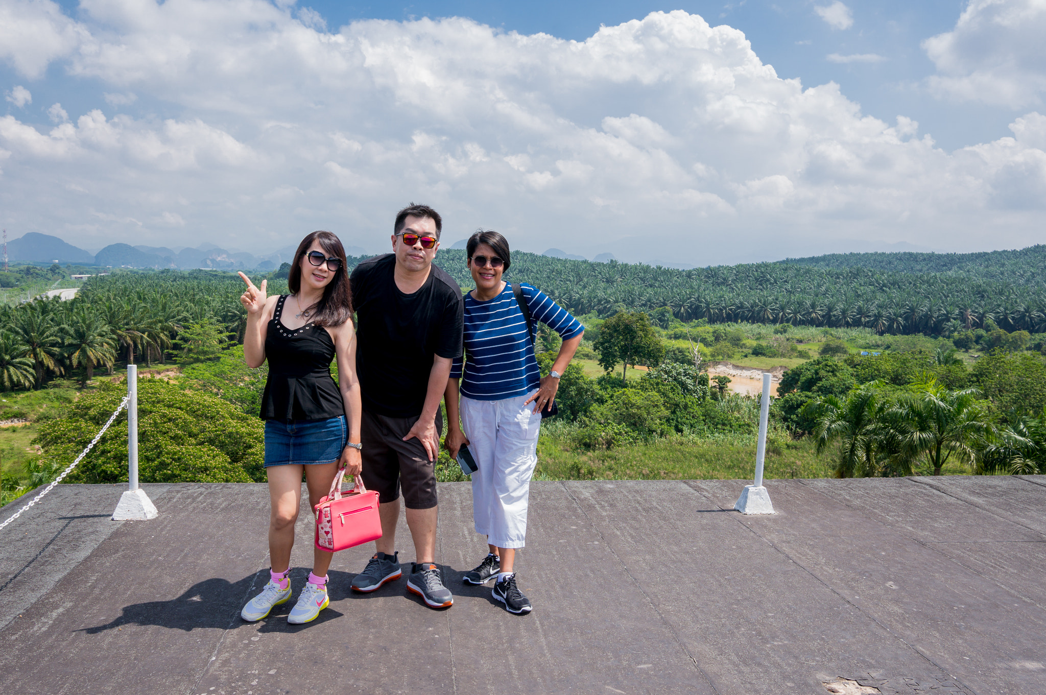 Sony Alpha NEX-5T + Sigma 19mm F2.8 EX DN sample photo. Kellie's castle photography