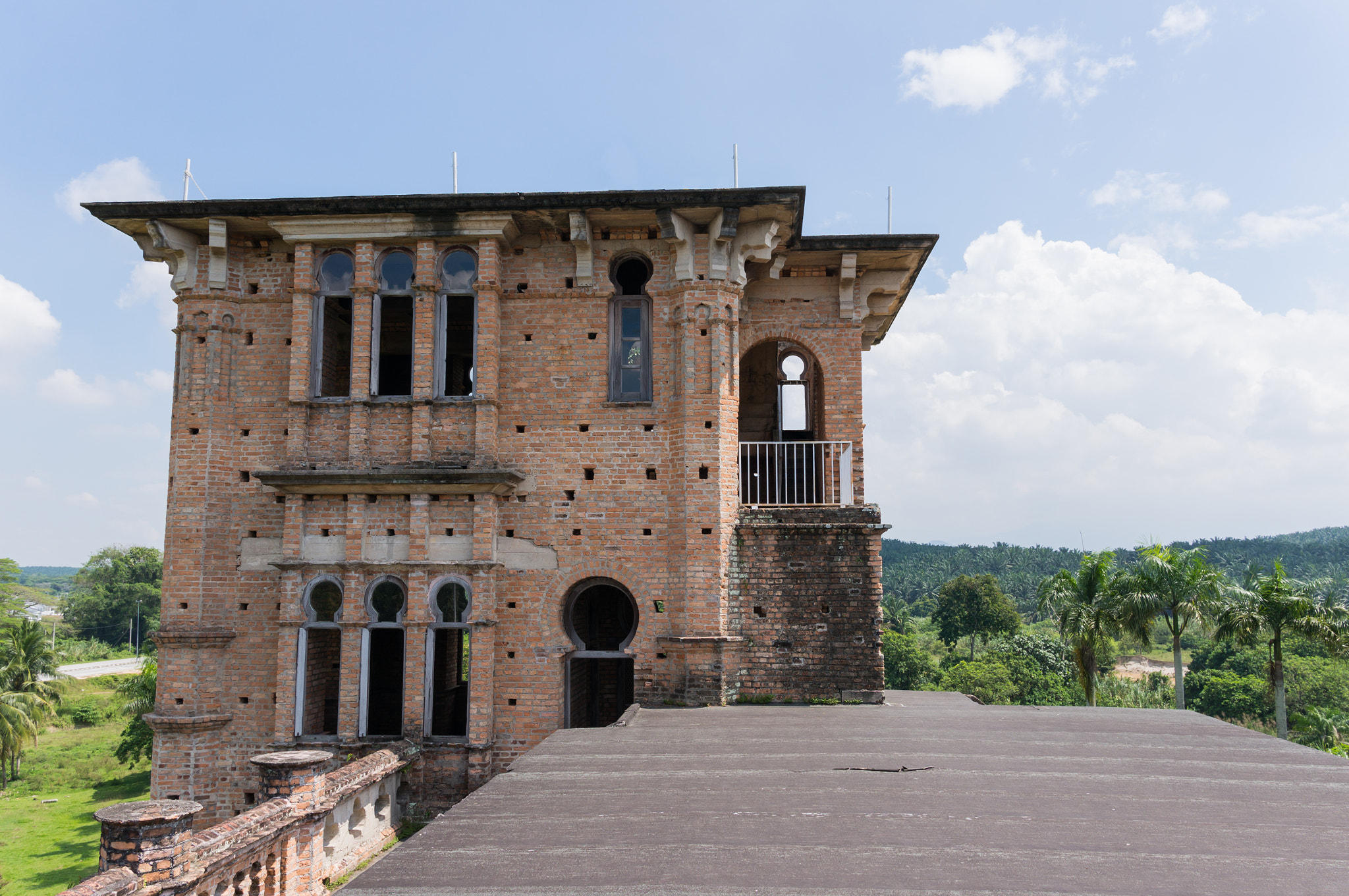 Sony Alpha NEX-5T + Sigma 19mm F2.8 EX DN sample photo. Kellie's castle photography