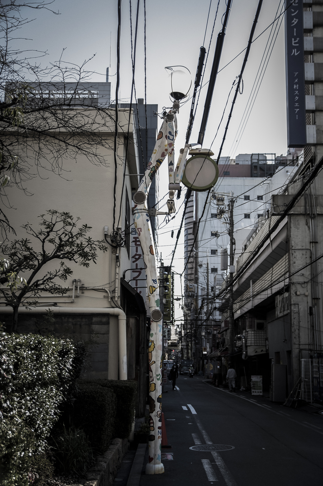 Nikon D2X + Sigma 18-50mm F2.8 EX DC Macro sample photo. 20160225_osaka(lighting pole) photography