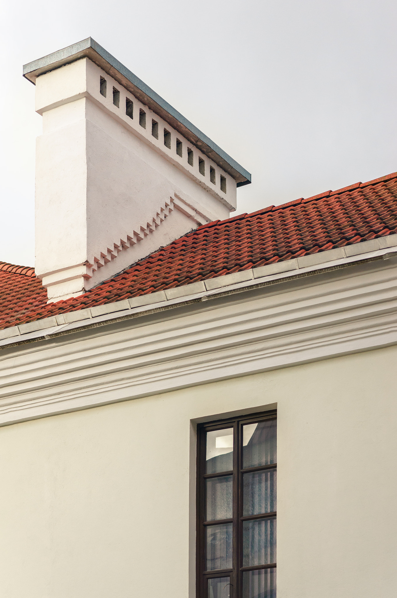 Sony Alpha NEX-5R + E 60mm F2.8 sample photo. The chimney on the roof. photography