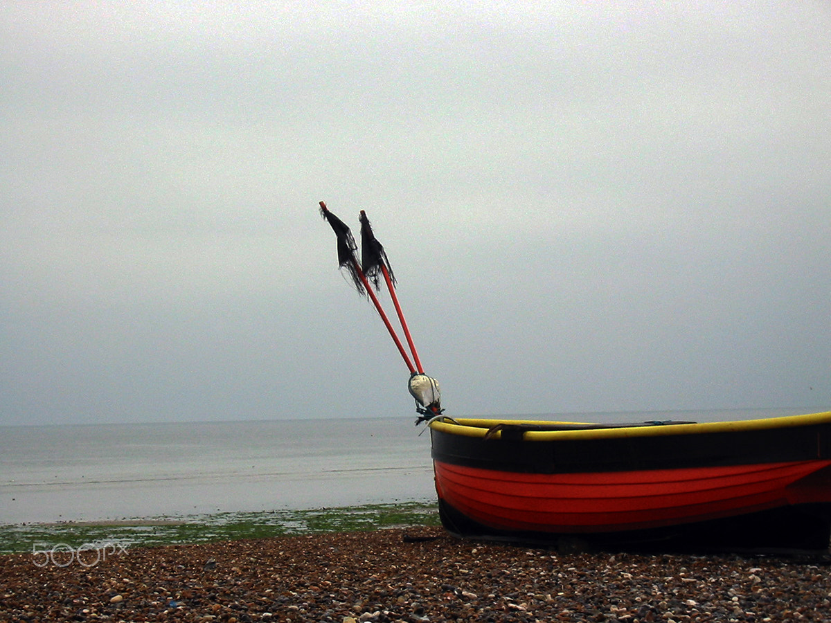 Canon DIGITAL IXUS 300 sample photo. England : brighton beach / west sussex photography