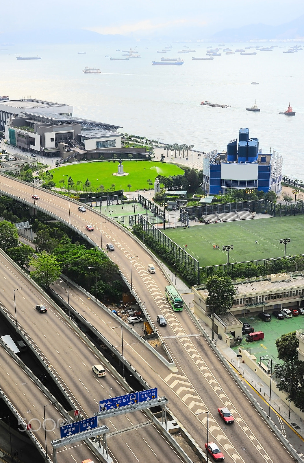 AF Zoom-Nikkor 28-80mm f/3.3-5.6G sample photo. Hong kong industrial photography
