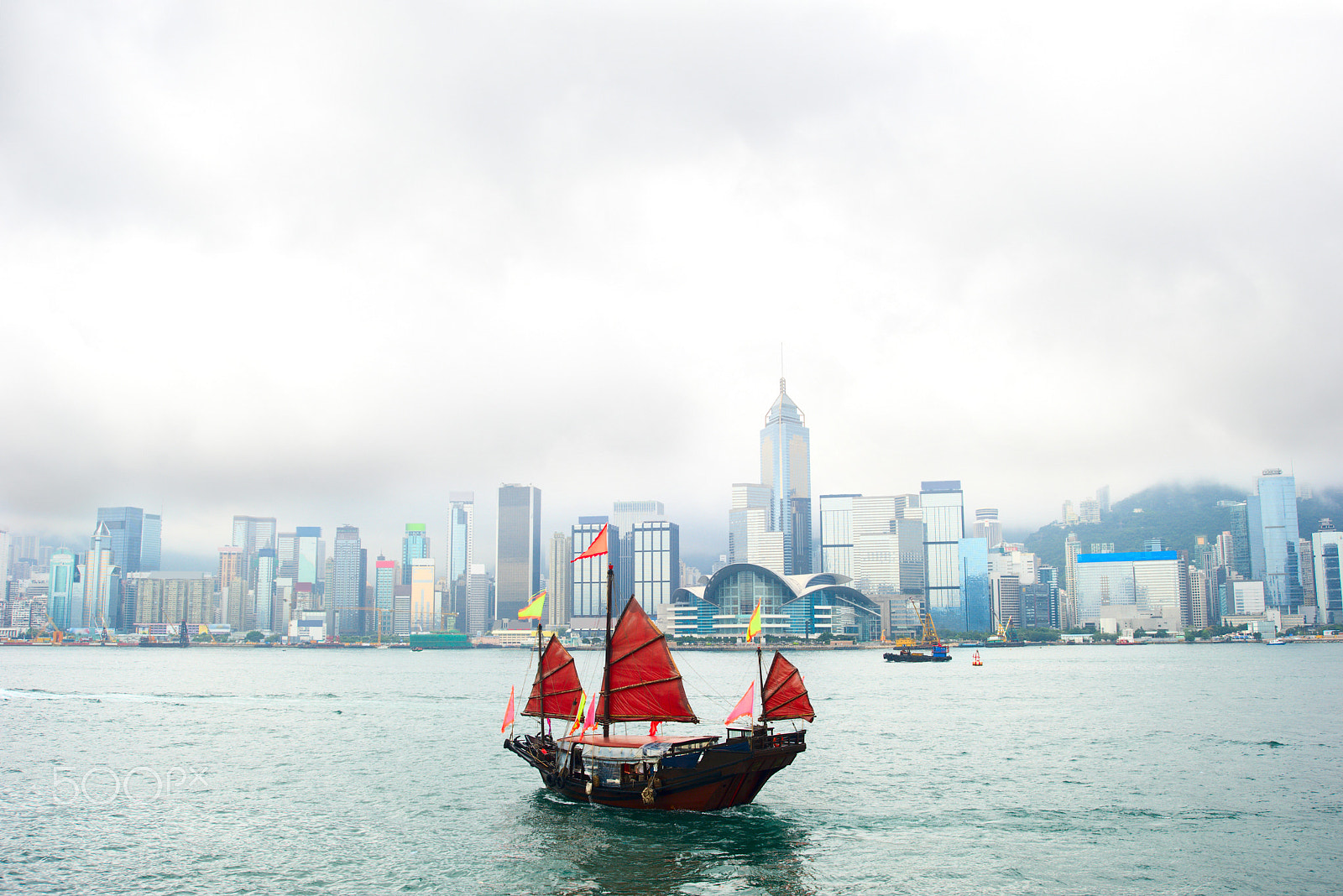 AF Zoom-Nikkor 28-80mm f/3.3-5.6G sample photo. Boat floating to hong kong photography