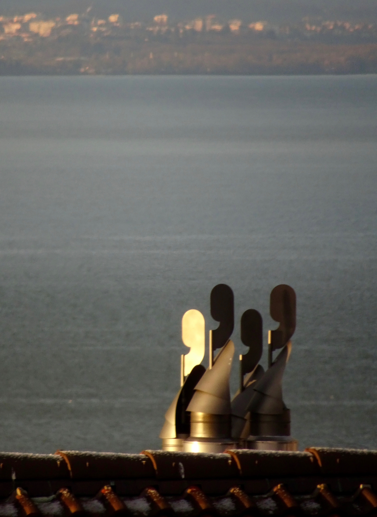 Sony 24-720mm F3.5-6.4 sample photo. Les girouettes sous le soleil matinal photography