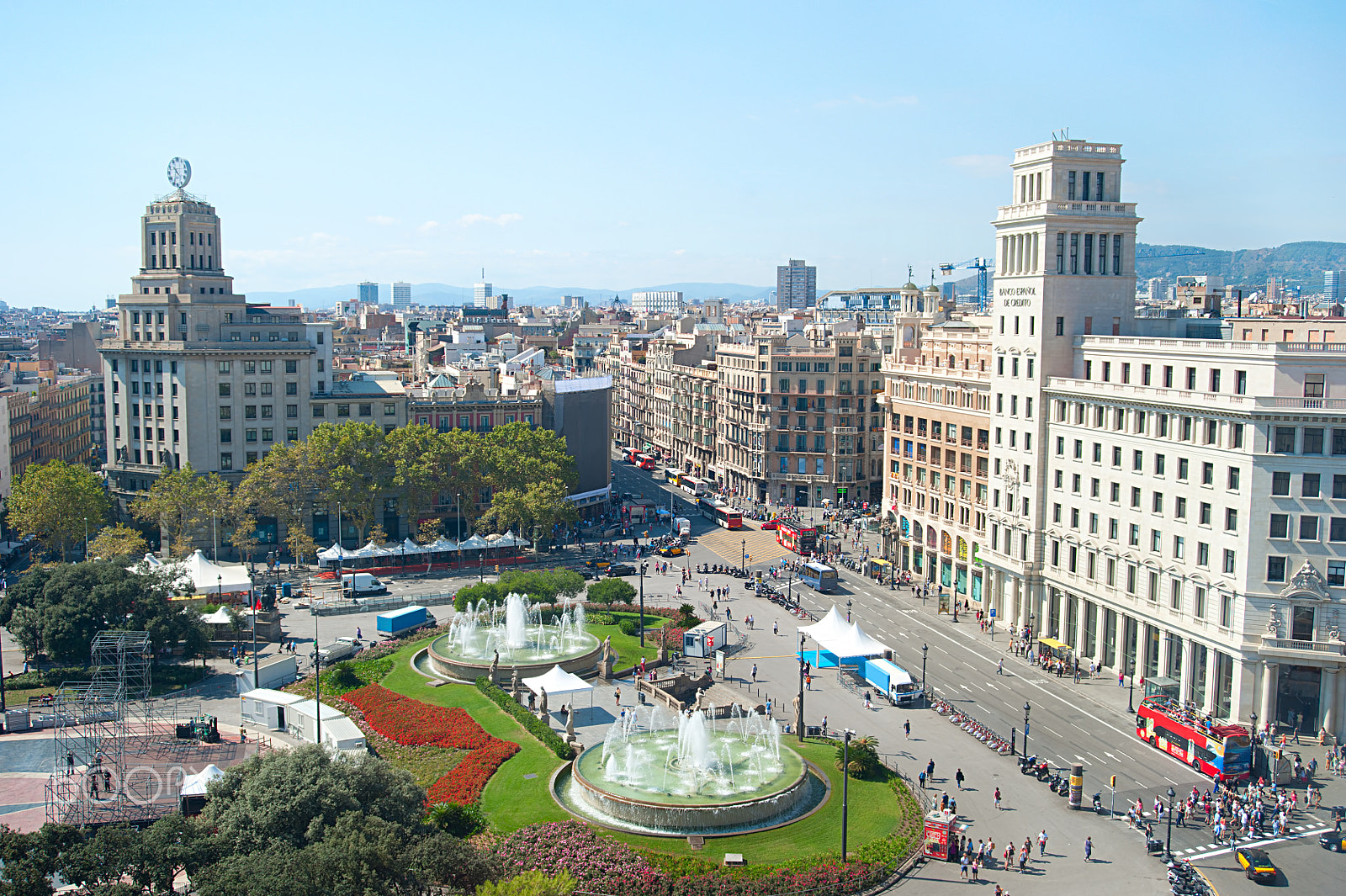AF Zoom-Nikkor 28-80mm f/3.3-5.6G sample photo. Catalonia square photography