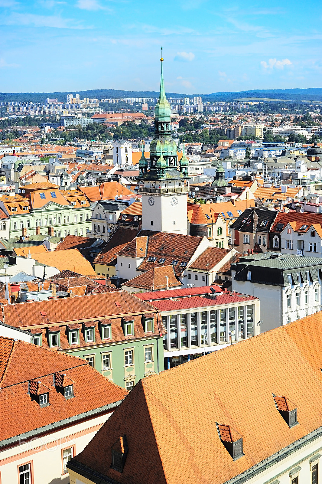 AF Zoom-Nikkor 28-80mm f/3.3-5.6G sample photo. Brno old town photography