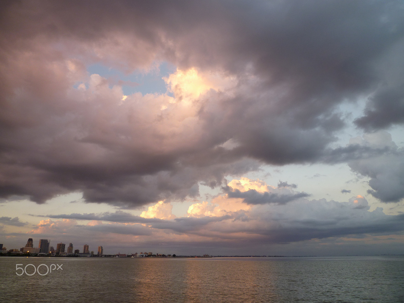 Panasonic DMC-FX40 sample photo. A storm is coming photography