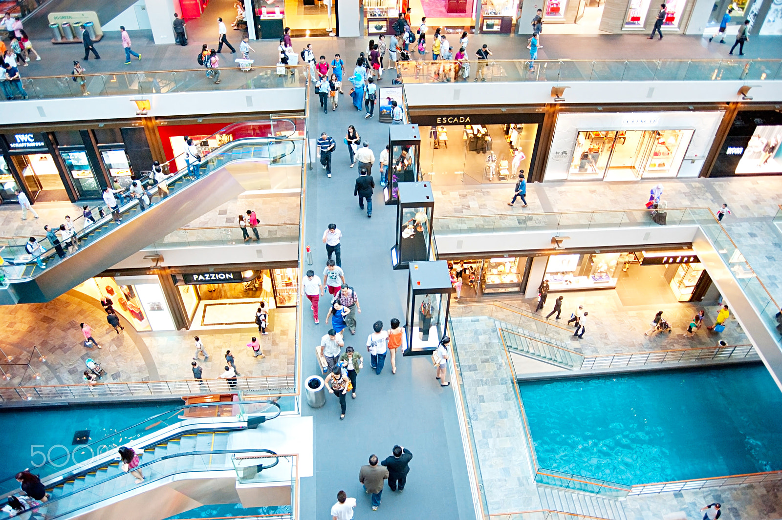 AF Zoom-Nikkor 28-80mm f/3.3-5.6G sample photo. Marina bay shopping plaza photography