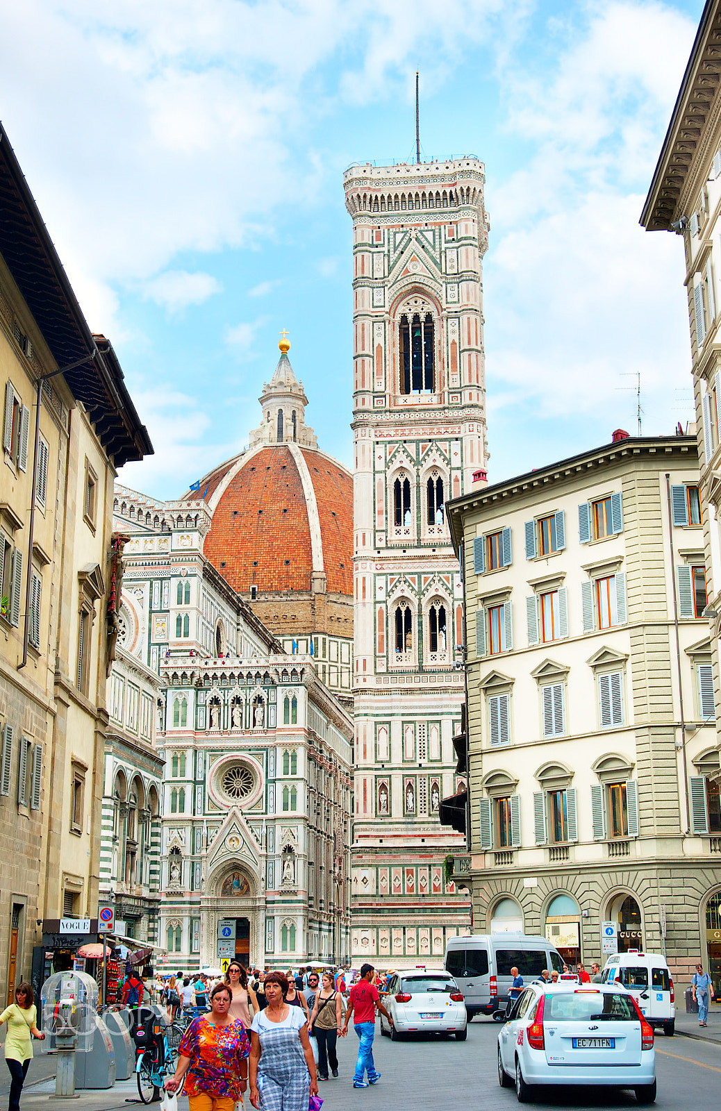 AF Zoom-Nikkor 28-80mm f/3.3-5.6G sample photo. Florence street photography