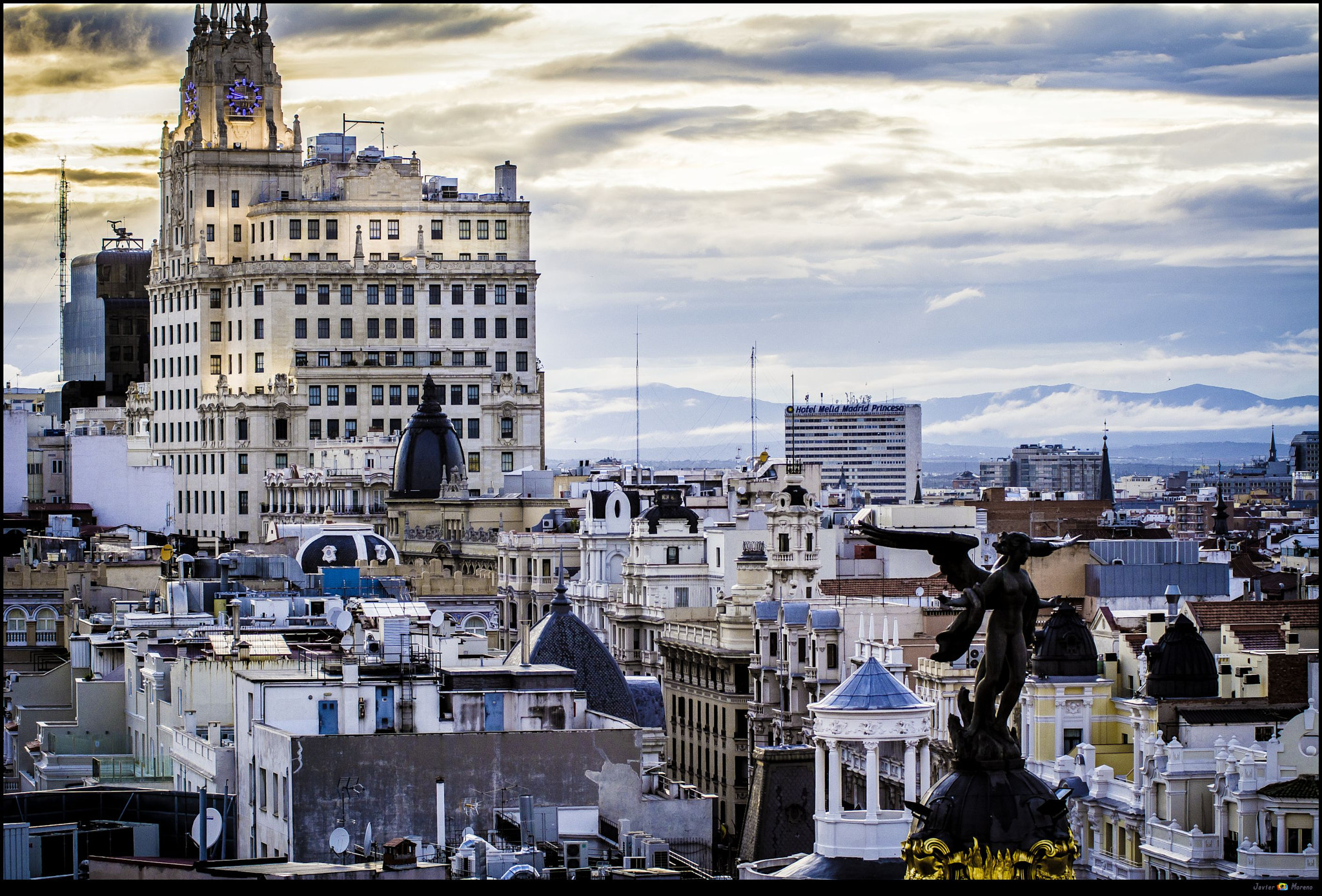 Sigma 70-200mm F2.8 EX DG OS HSM sample photo. Madrid roofs and mountains photography