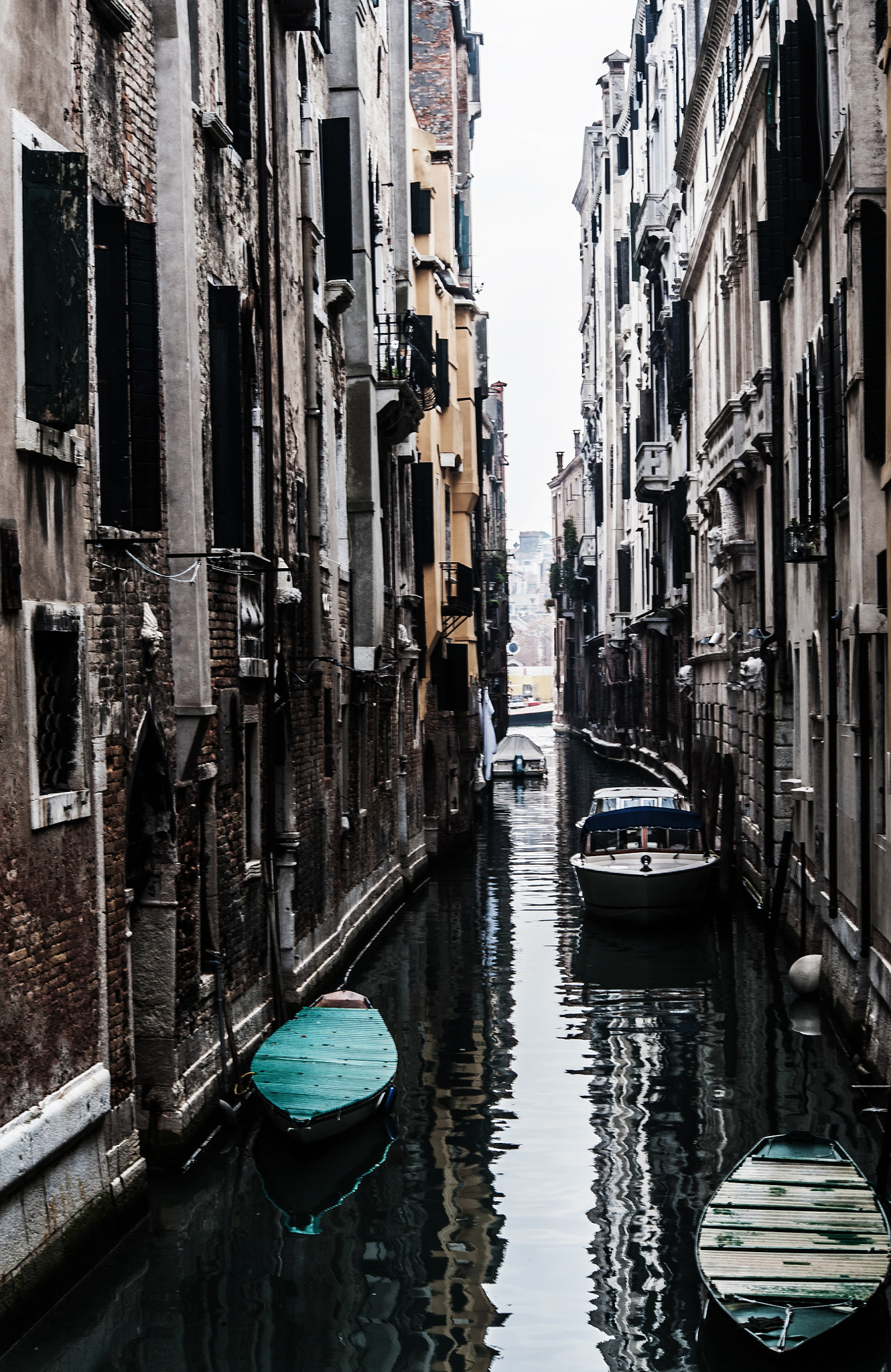 Nikon D700 + AF Nikkor 70-210mm f/4-5.6 sample photo. Venezia photography