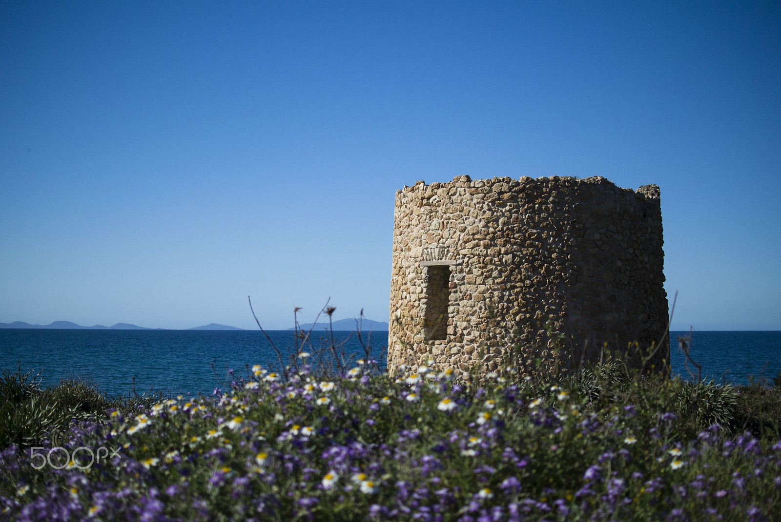 Nikon 1 V1 + Nikon 1 Nikkor 18.5mm F1.8 sample photo. Torre di abbacurrente photography