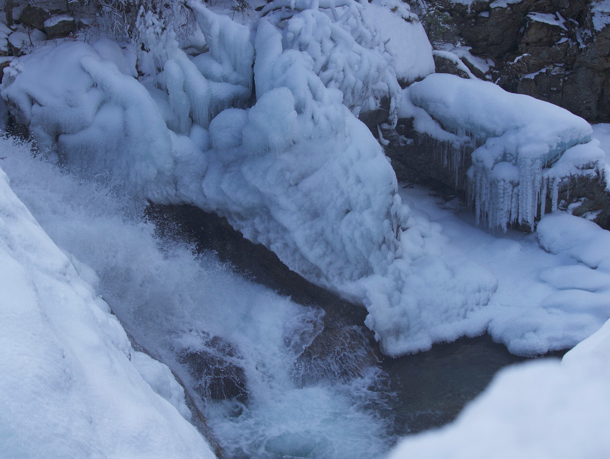 Canon EOS M + Canon EF-S 55-250mm F4-5.6 IS STM sample photo. Ice fall photography
