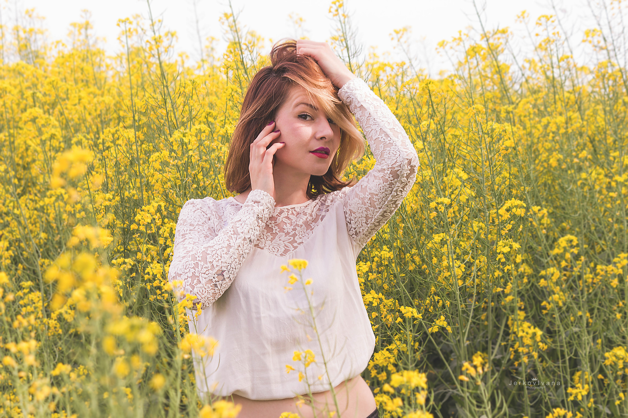 Canon EOS 550D (EOS Rebel T2i / EOS Kiss X4) sample photo. Girl in yellow photography