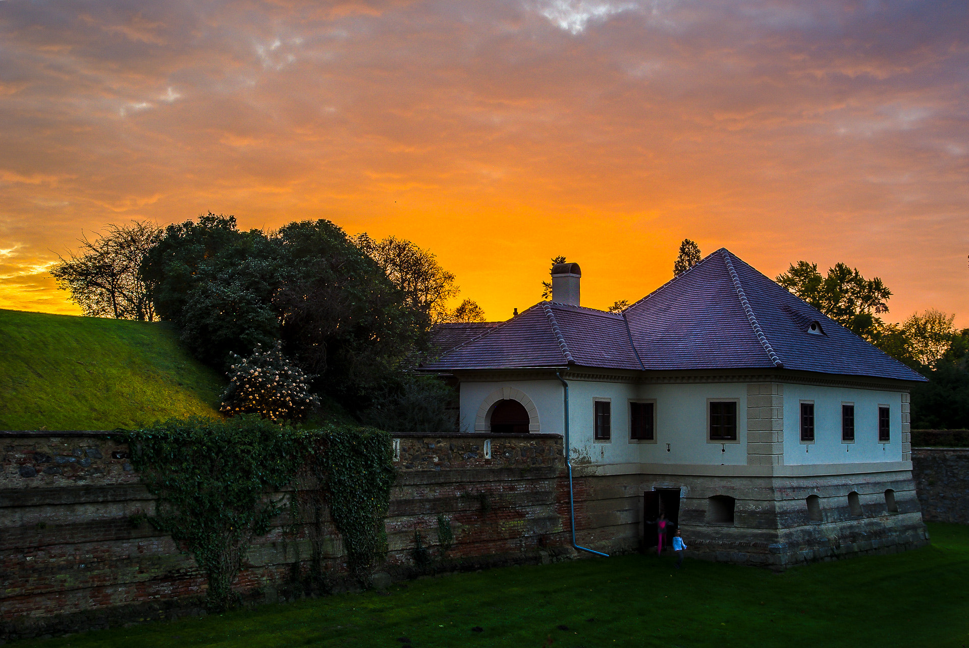 Pentax K200D sample photo. Castle in sunset photography