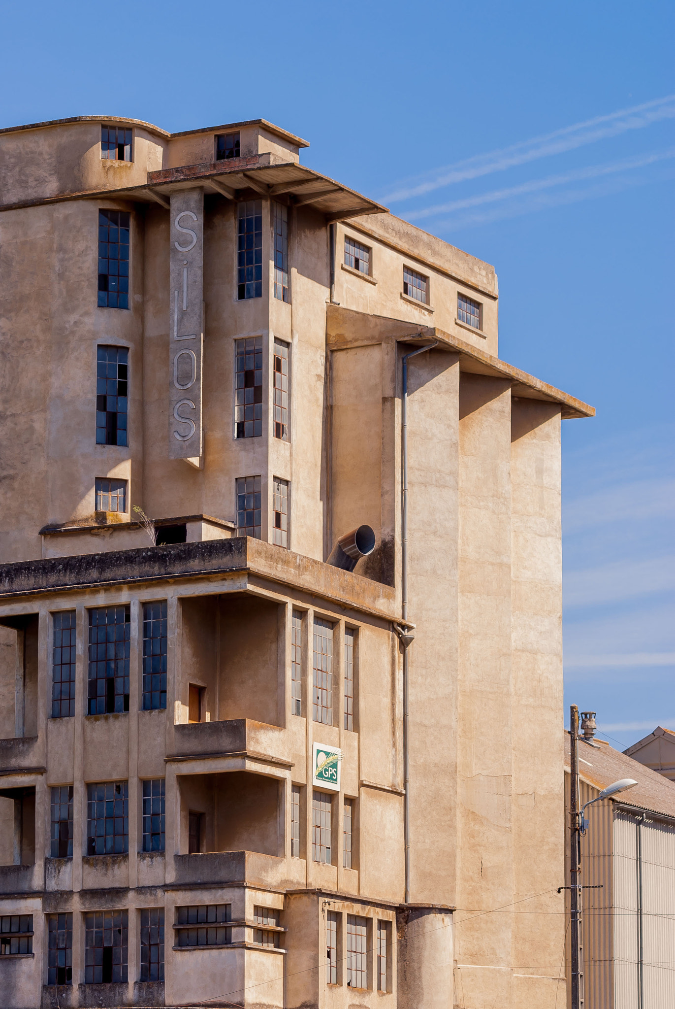 Sony Alpha DSLR-A300 + Sigma 70-300mm F4-5.6 DL Macro sample photo. Silos grain tower photography