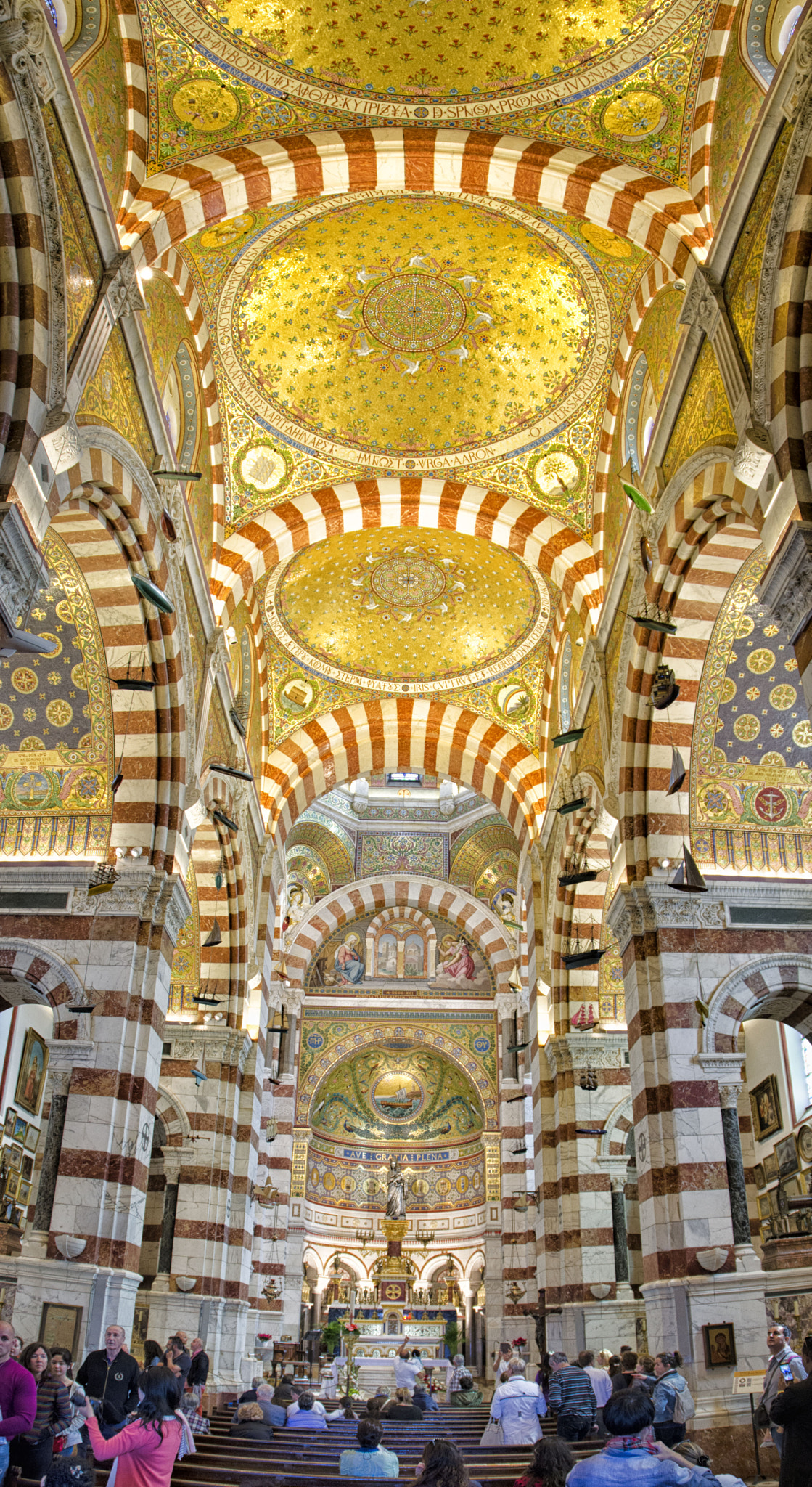 Sigma 17-70mm F2.8-4 DC Macro OS HSM | C sample photo. Notre dame de la garde marsiglia photography