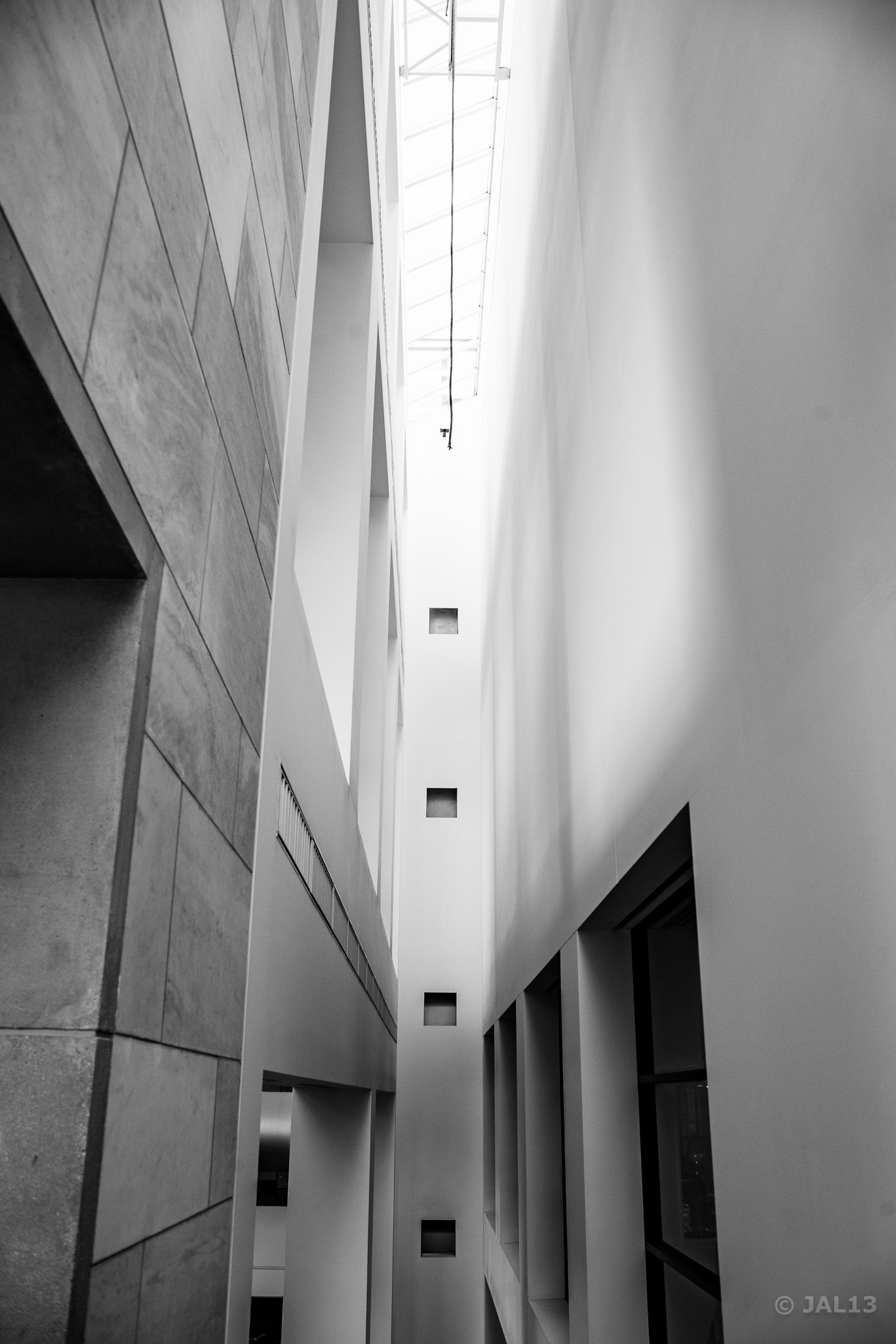 AF Zoom-Nikkor 28-85mm f/3.5-4.5 sample photo. Mbam - mtl photography