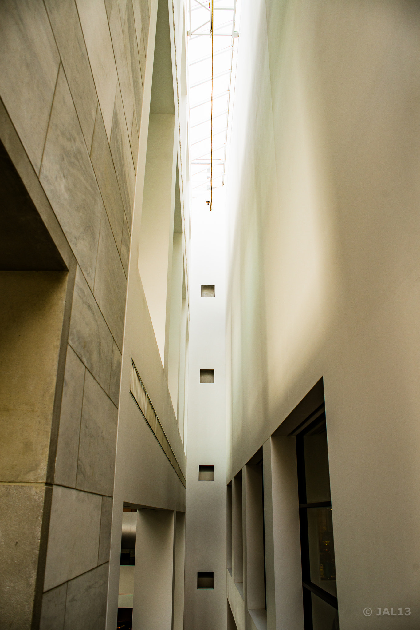 AF Zoom-Nikkor 28-85mm f/3.5-4.5 sample photo. Mbam - mtl photography