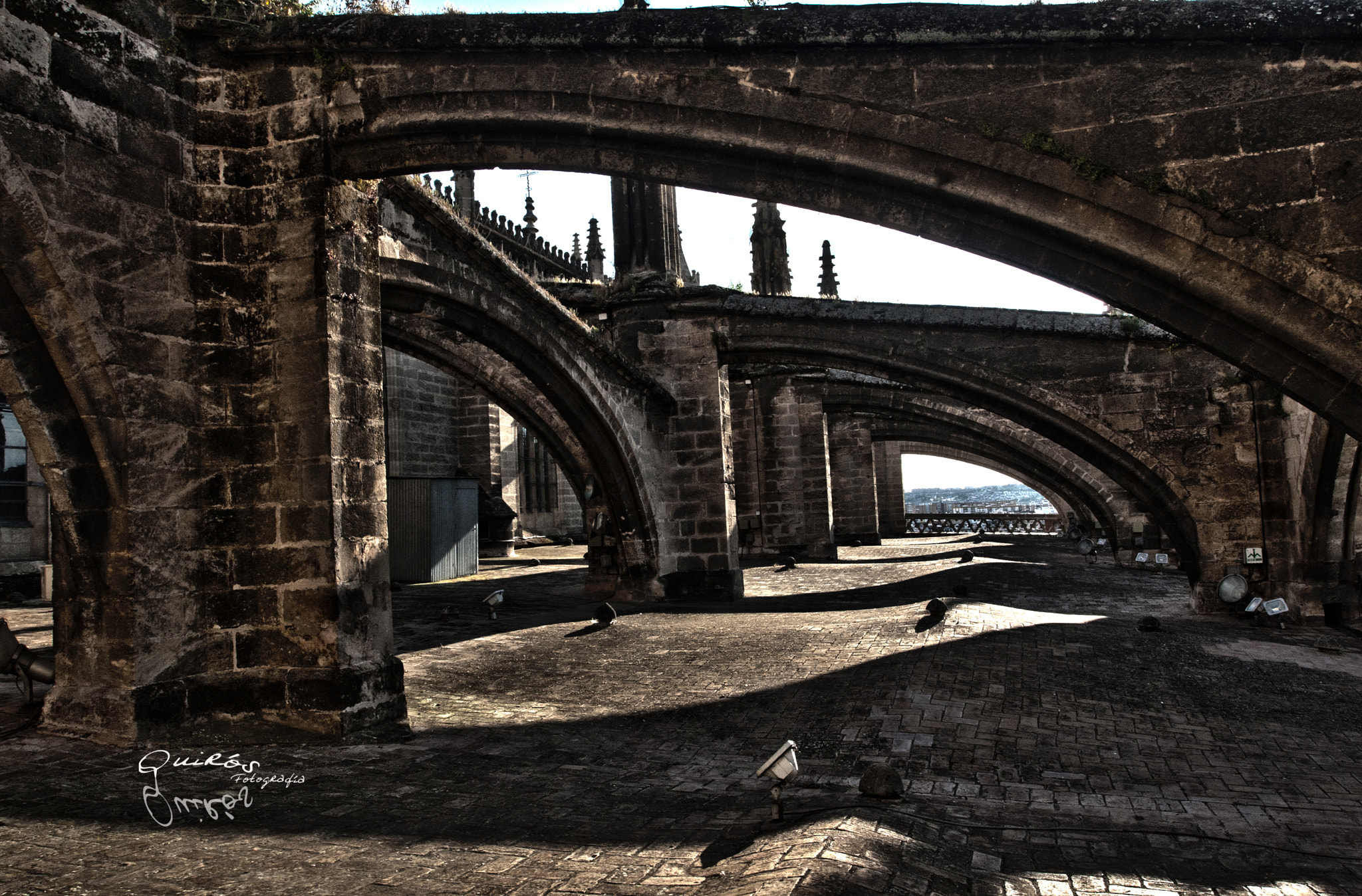 Canon EOS 30D + Canon EF 17-40mm F4L USM sample photo. Cubierta photography