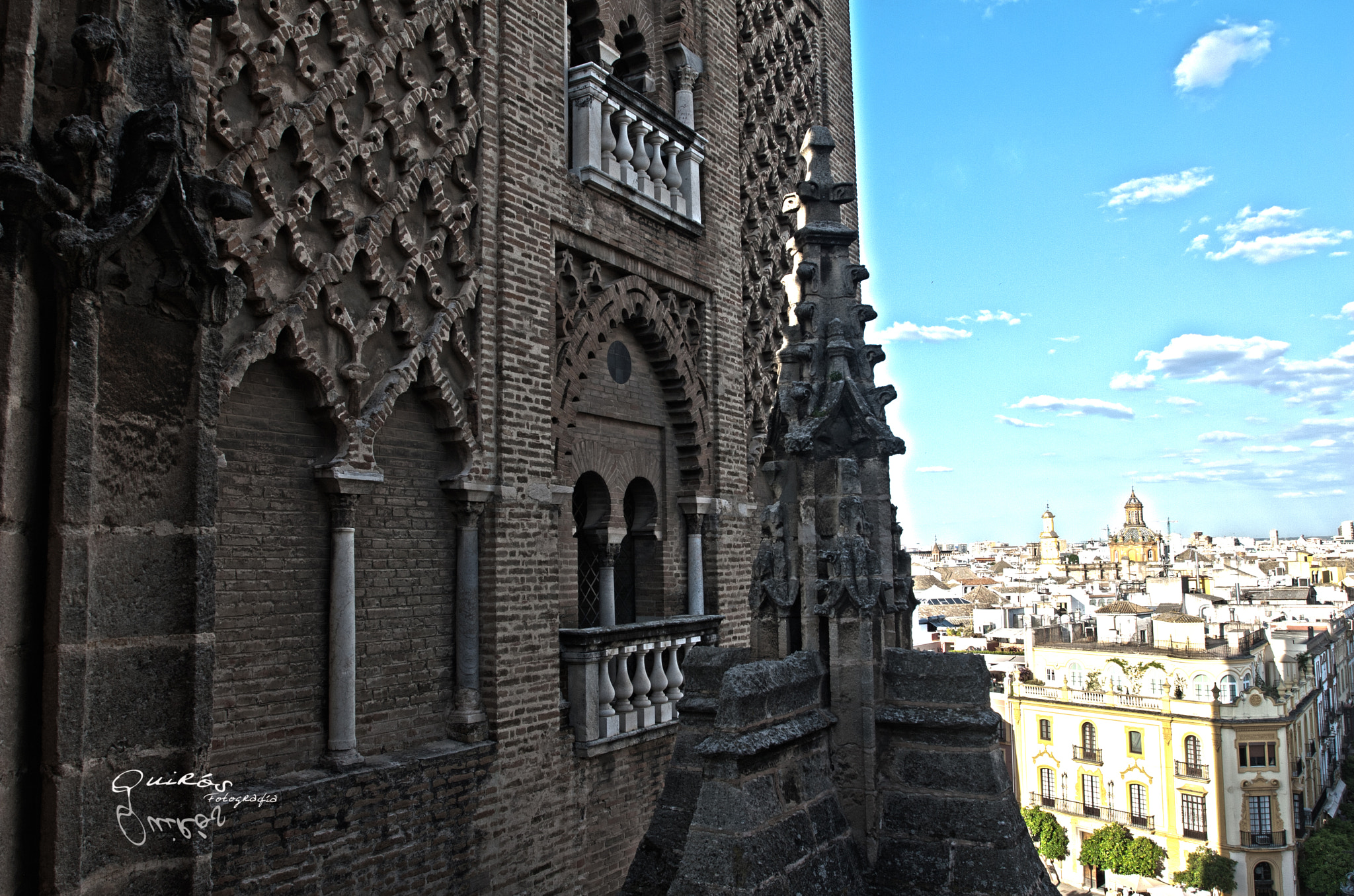Canon EOS 30D + Canon EF 17-40mm F4L USM sample photo. Giralda photography