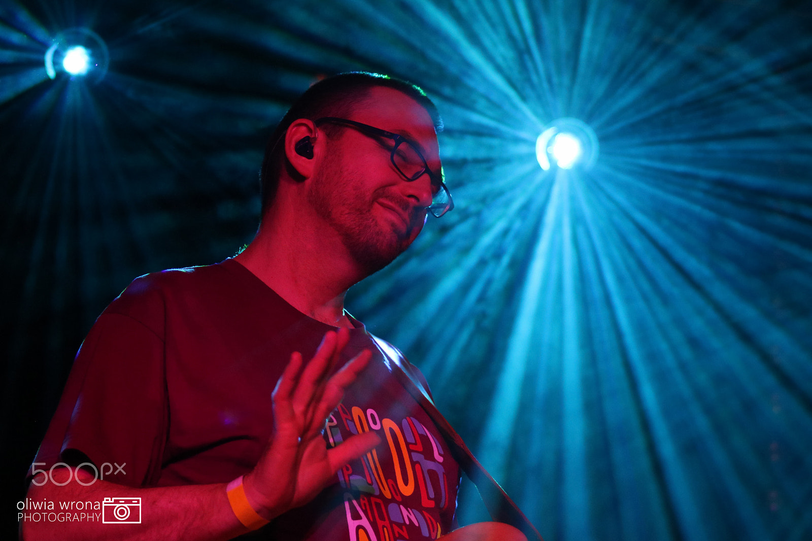 Canon EOS 760D (EOS Rebel T6s / EOS 8000D) + EF75-300mm f/4-5.6 sample photo. Koncert kamila bednarka photography