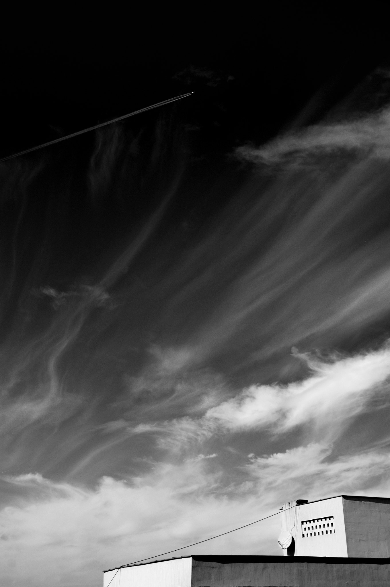 Sigma 18-50mm F2.8-4.5 DC OS HSM sample photo. Blackwhite_sky photography
