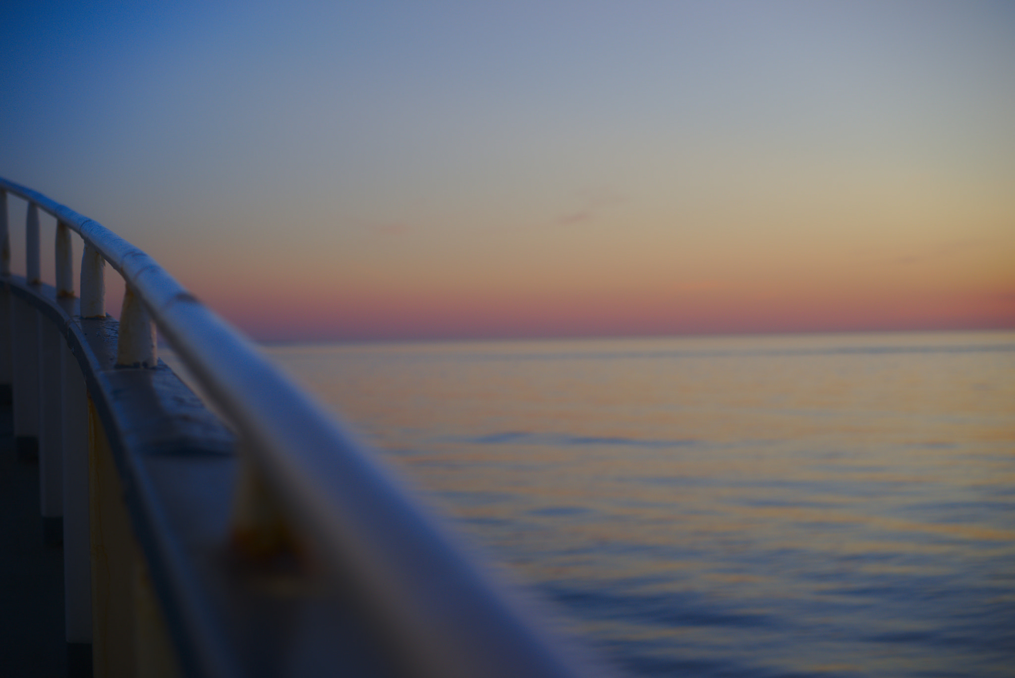 Sony a7R + Sony Sonnar T* FE 55mm F1.8 ZA sample photo. Ferry sunset photography