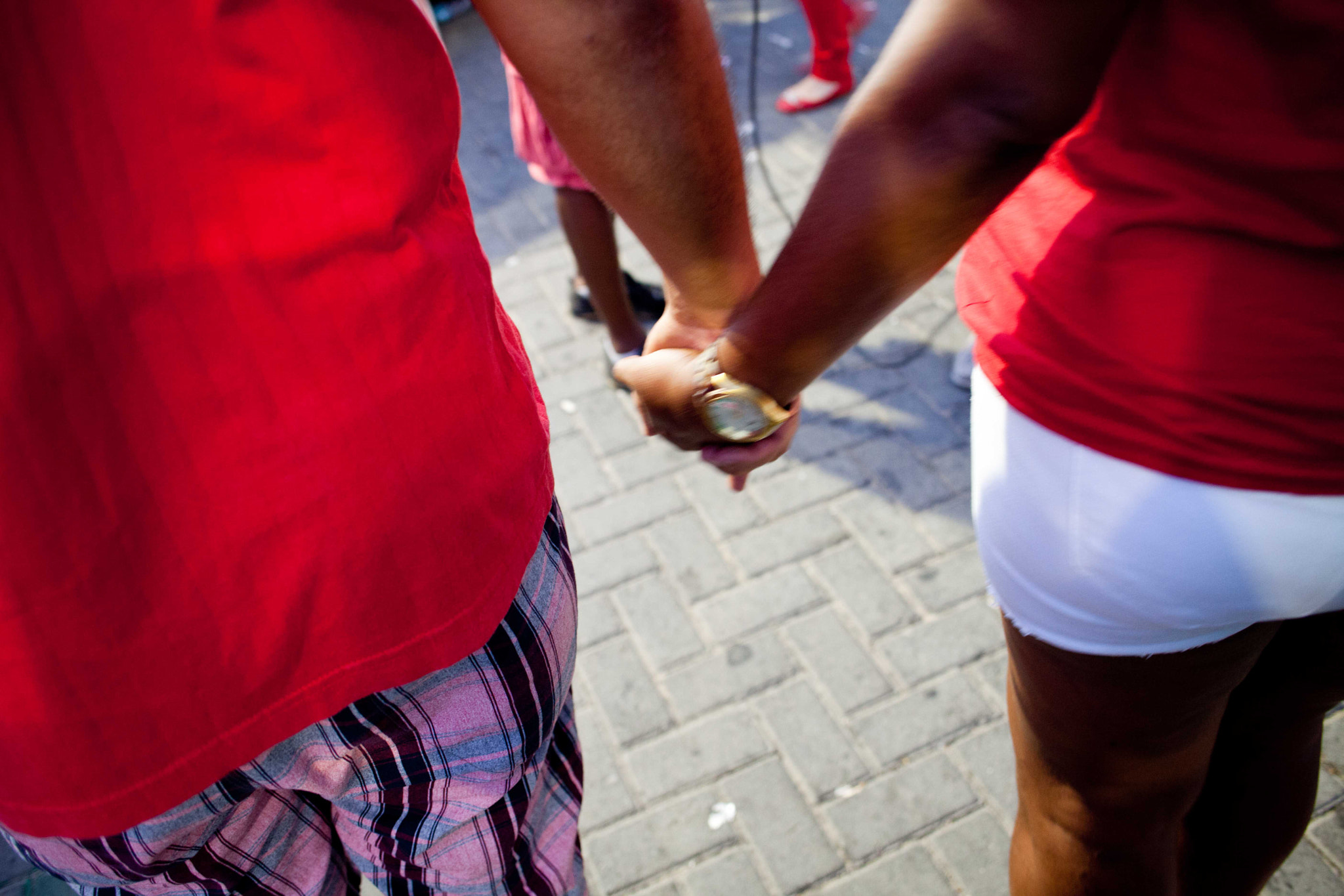 Canon EF 28mm F2.8 IS USM sample photo. Red love photography