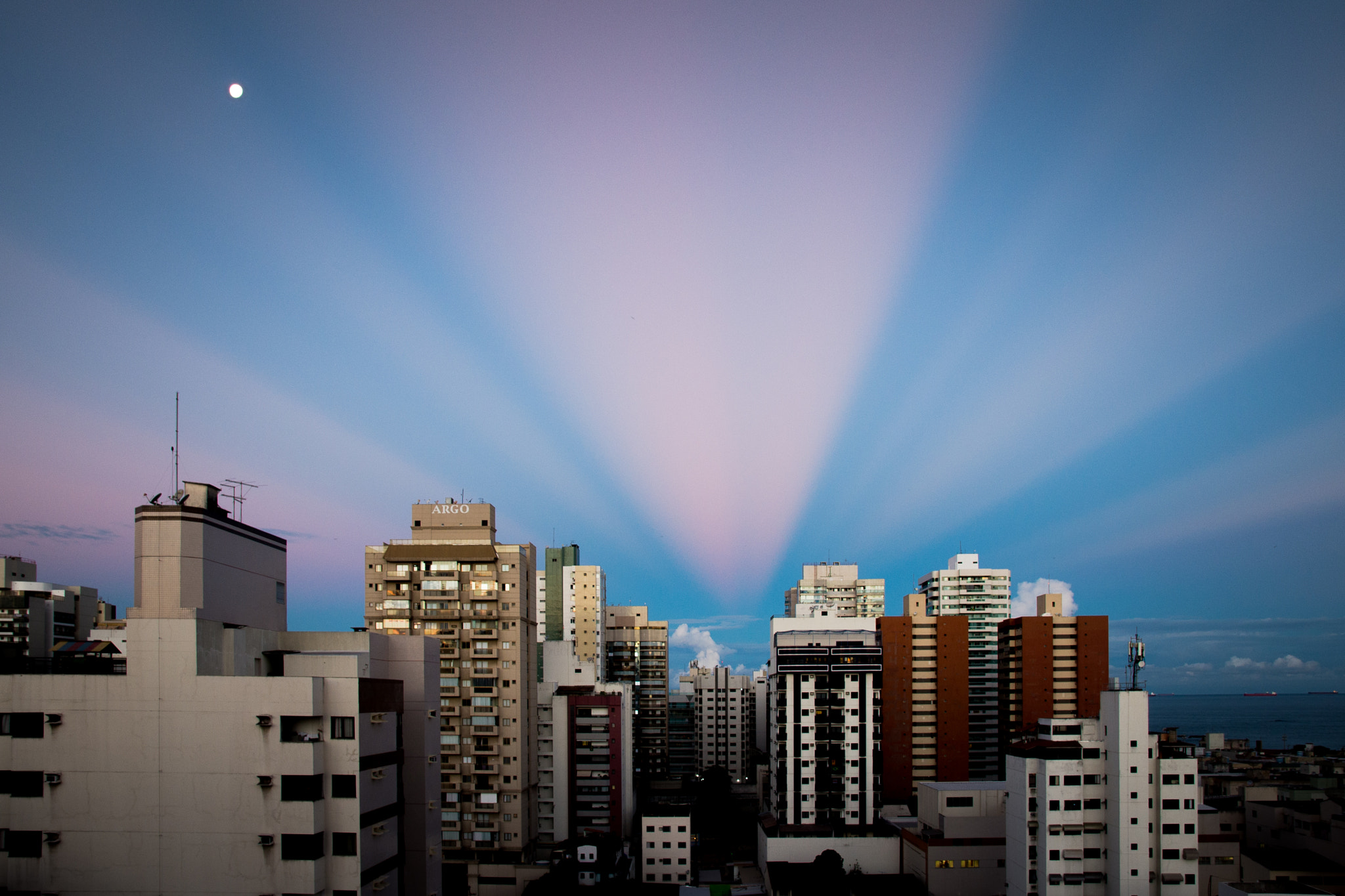 Sigma 17-50mm F2.8 EX DC OS HSM sample photo. An odd sunset! photography