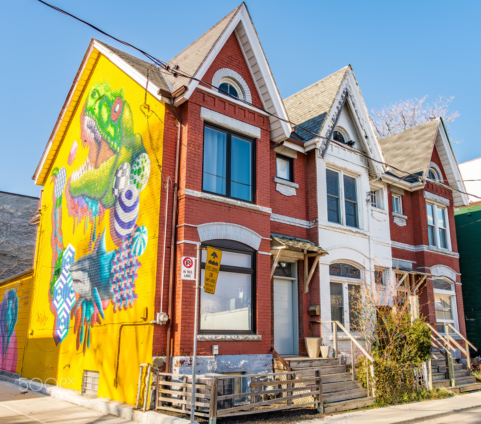 Sigma 18-200mm F3.5-6.3 DC OS HSM sample photo. Colourful house photography